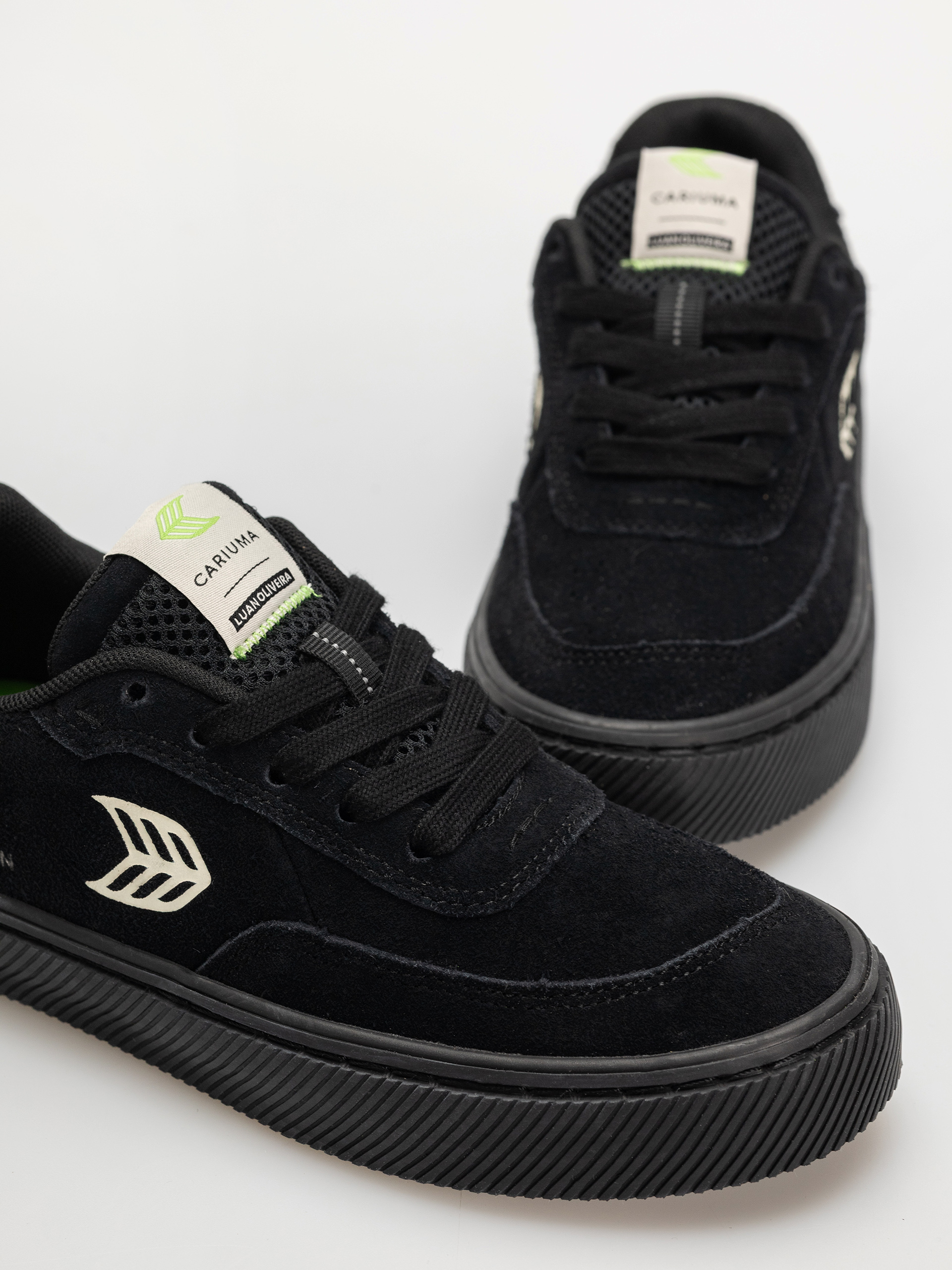 Pantofi Cariuma Luan Pro Wmn (all black suede ivory logo)