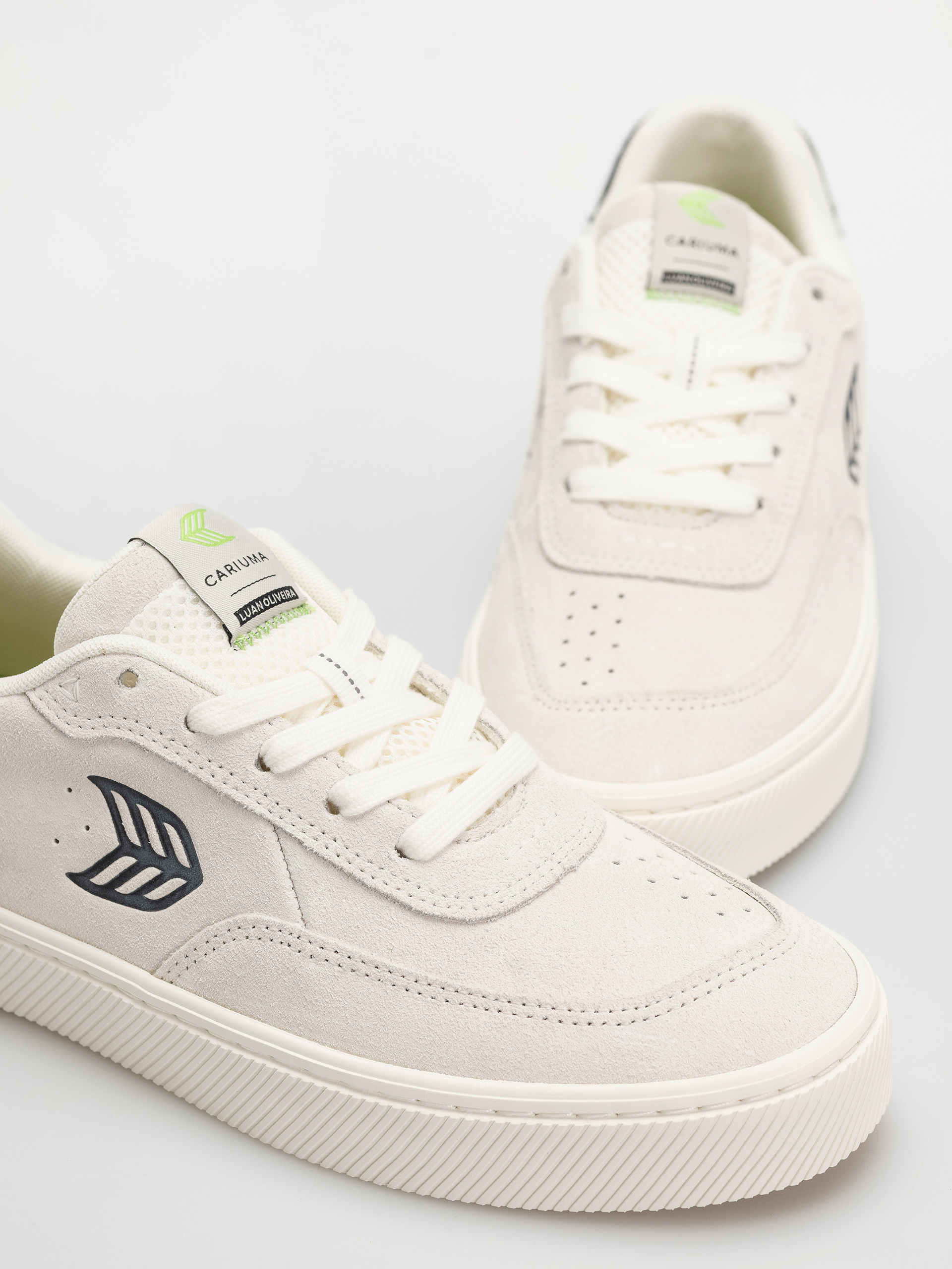 Pantofi Cariuma Luan Pro (smoke white suede black logo)