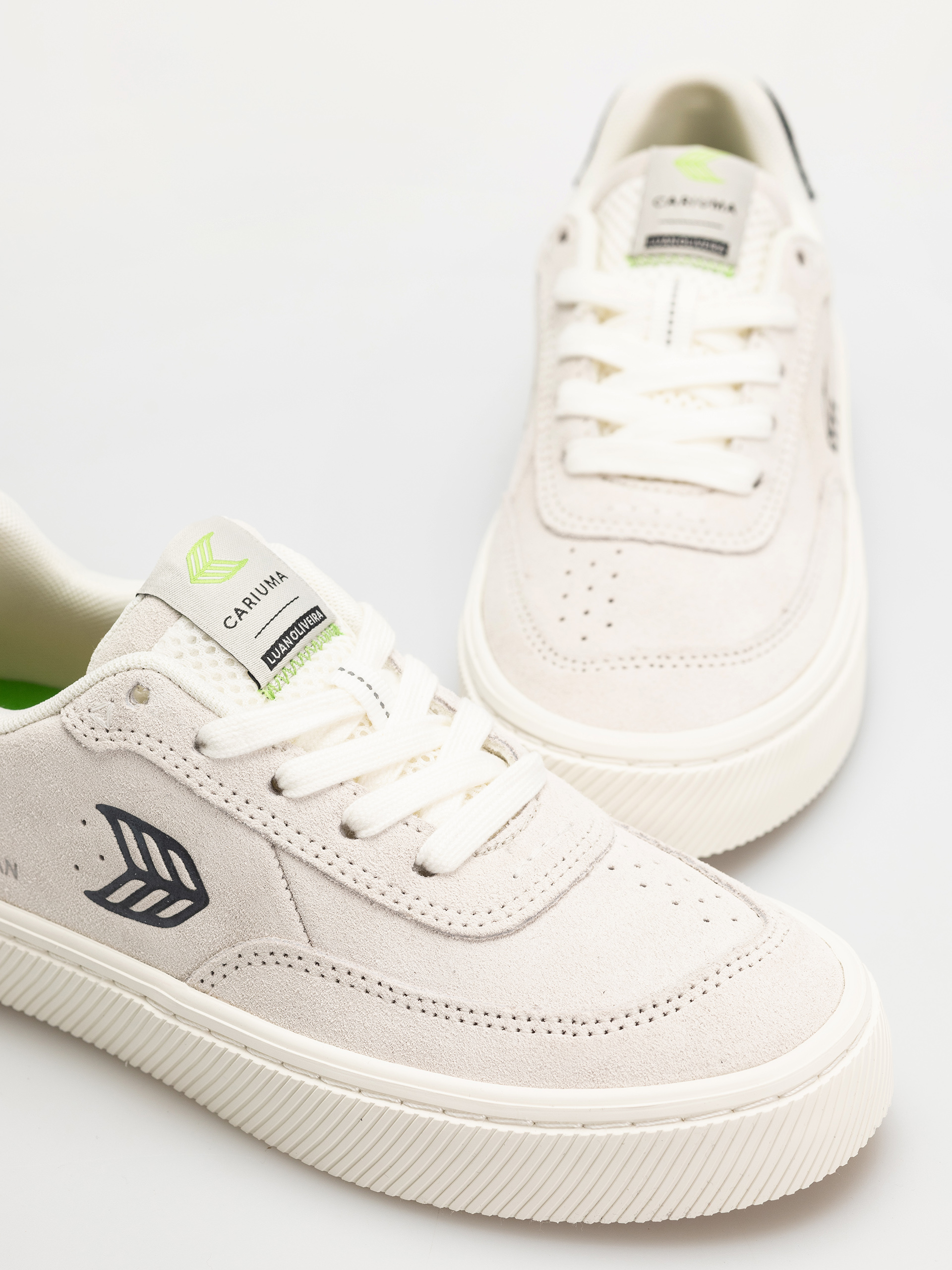 Pantofi Cariuma Luan Pro Wmn (smoke white suede black logo)