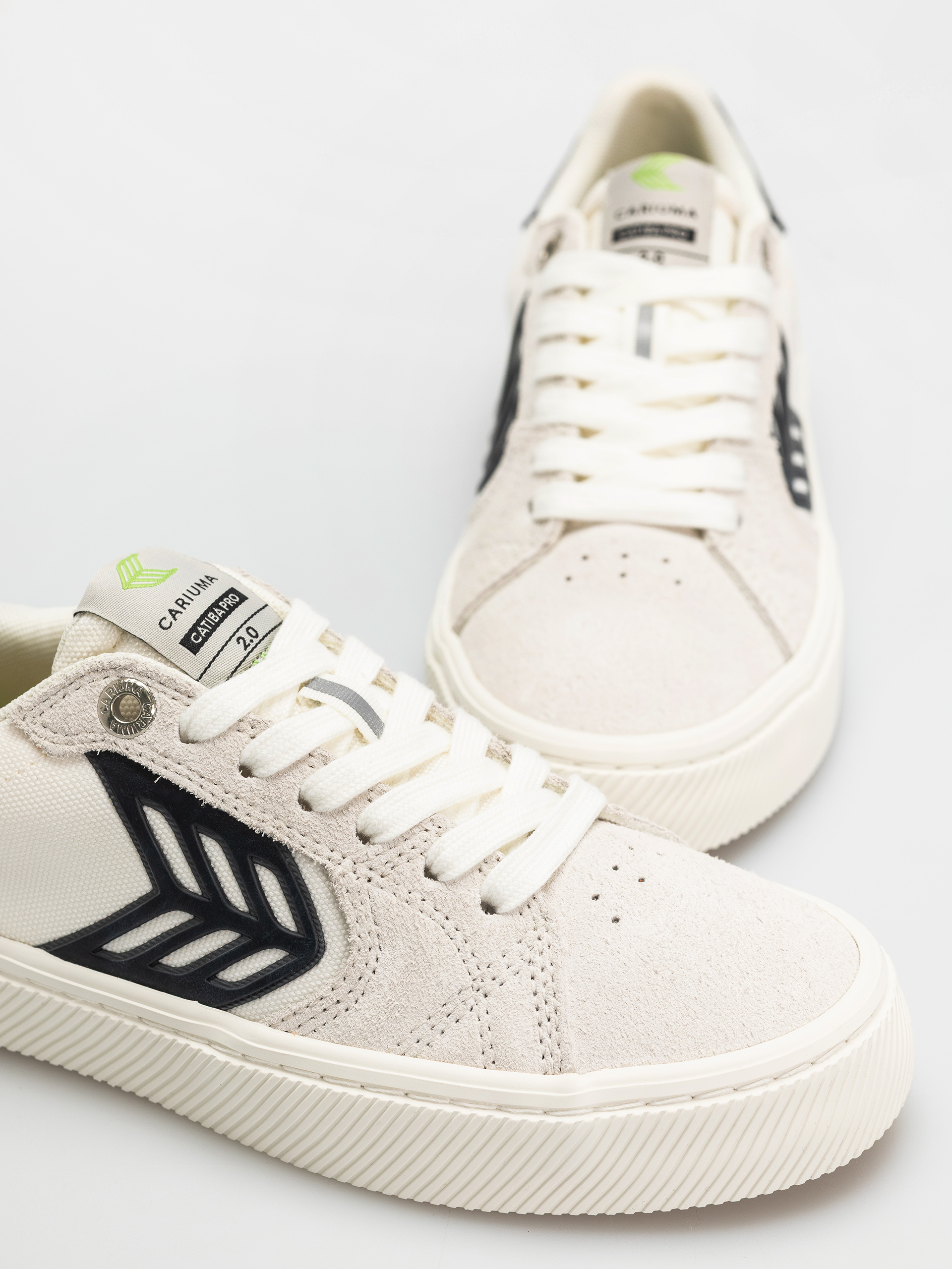 Pantofi Cariuma Catiba Pro 2.0 Wmn (smoke white suede off white cordura black logo)