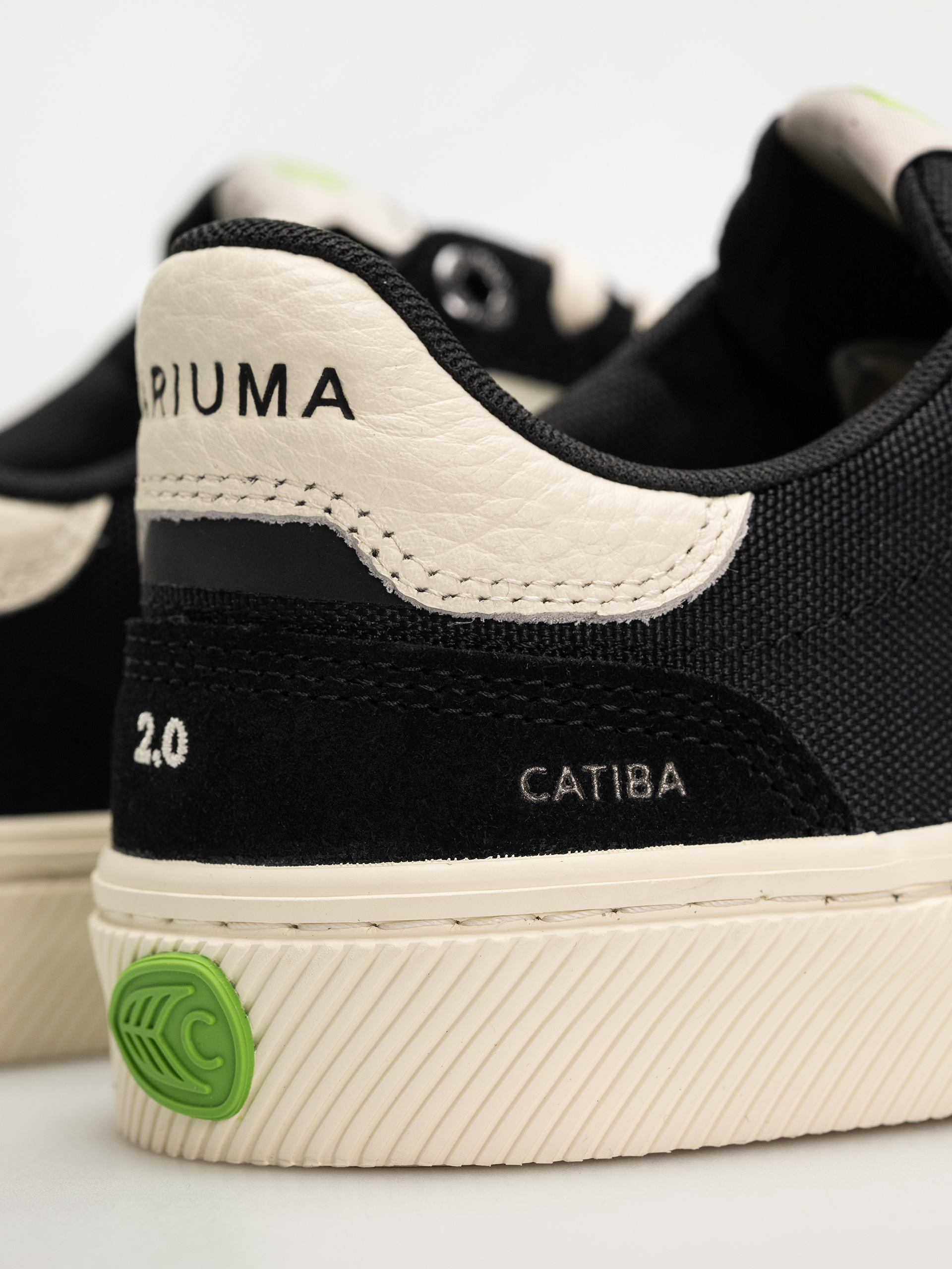 Pantofi Cariuma Catiba Pro 2.0 (black suede and cordura ivory logo)