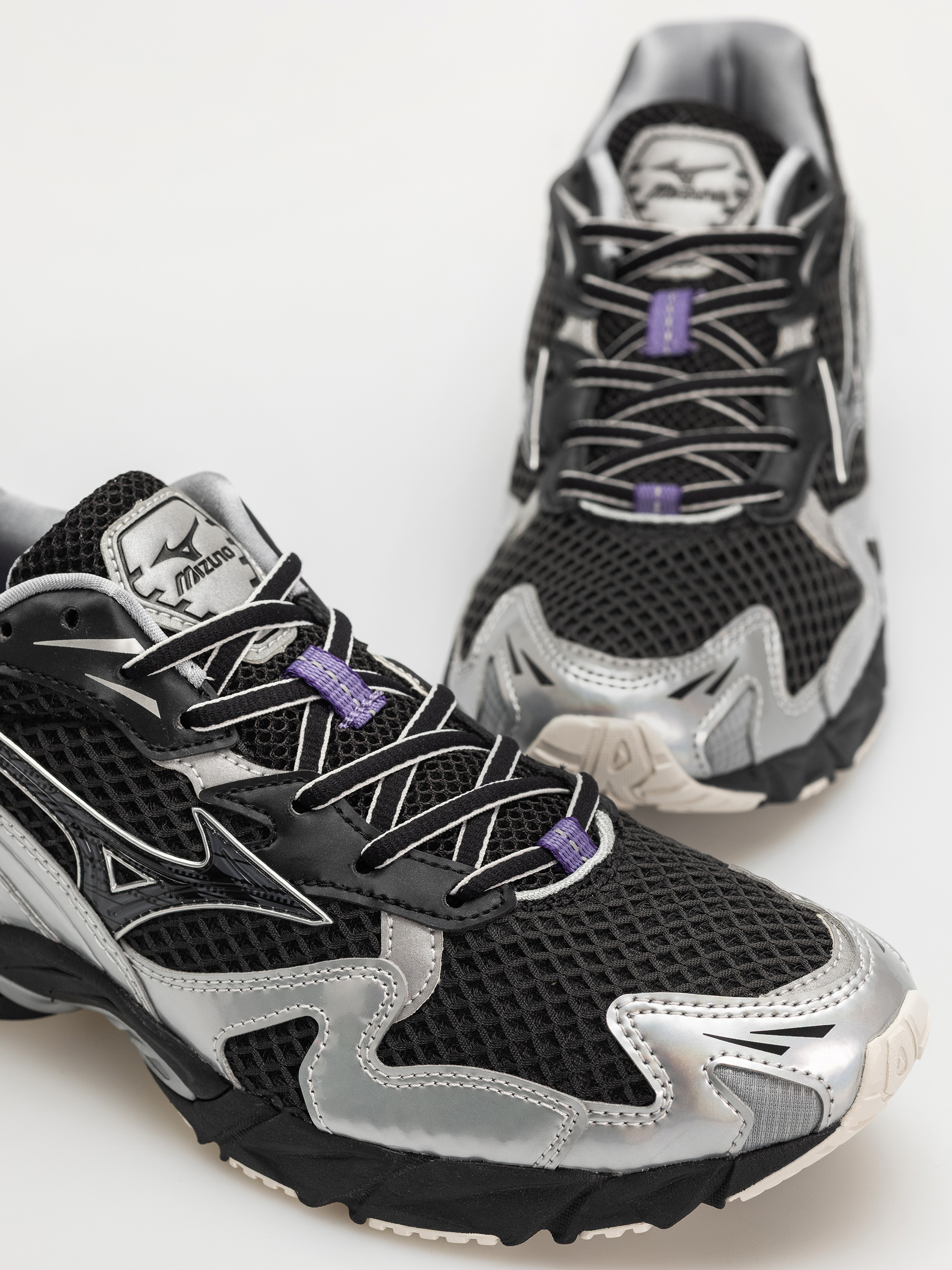 Pantofi Mizuno Wave Rider 10 (black/black sand/purple haze)