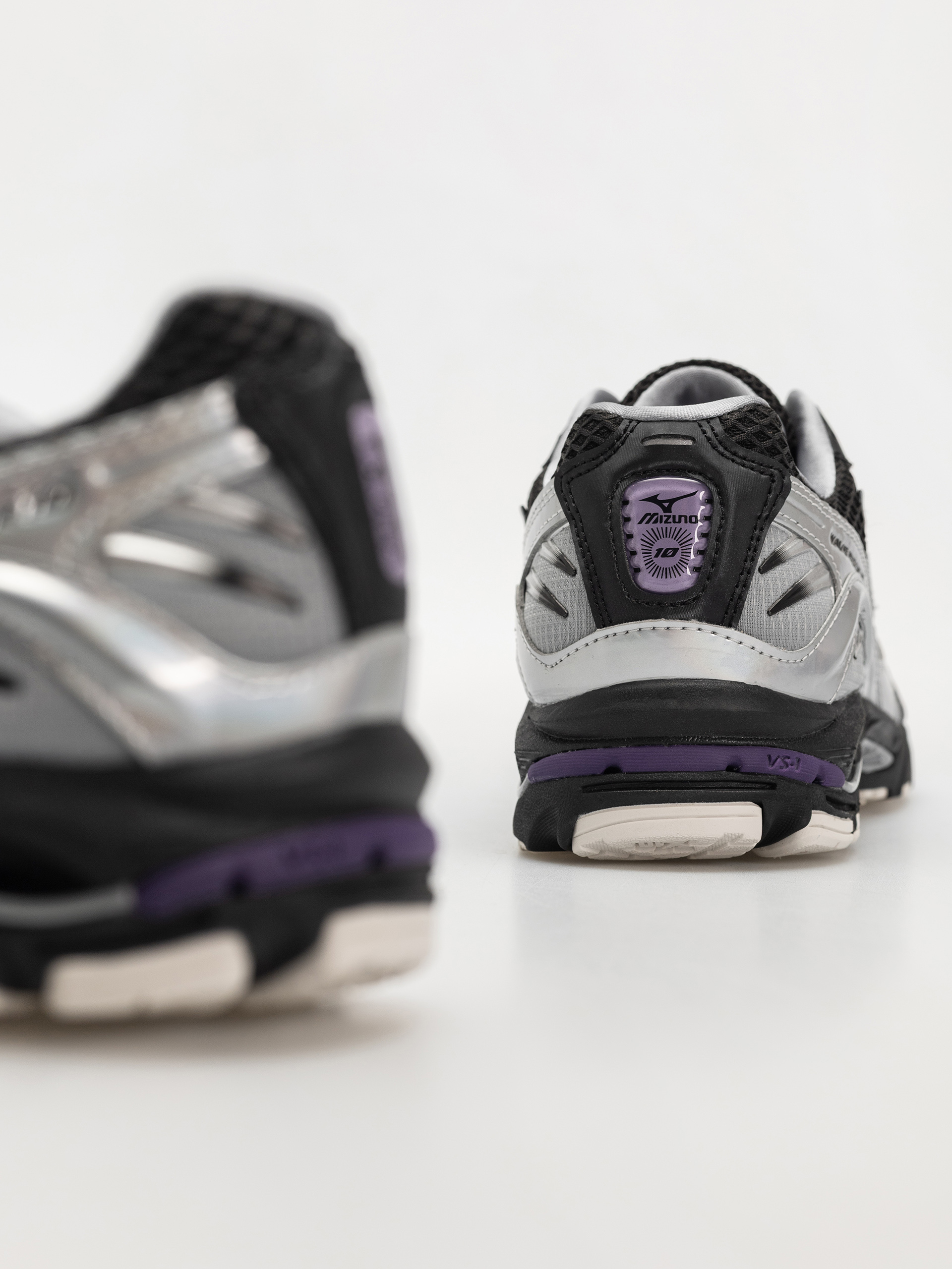 Pantofi Mizuno Wave Rider 10 (black/black sand/purple haze)