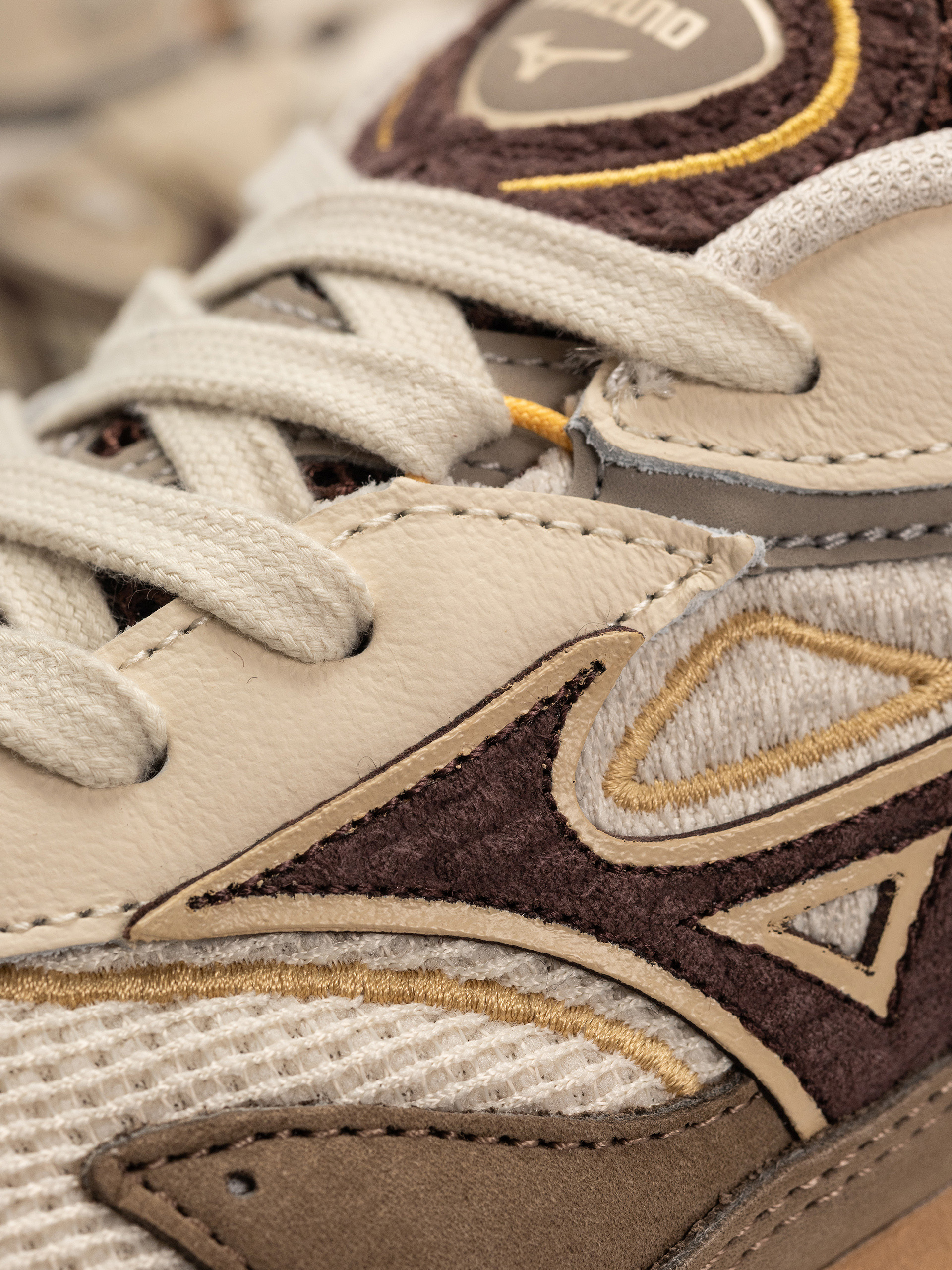 Pantofi Mizuno Wave Rider Βeta Premium (vintage khaki/chicory coffee/lantana)