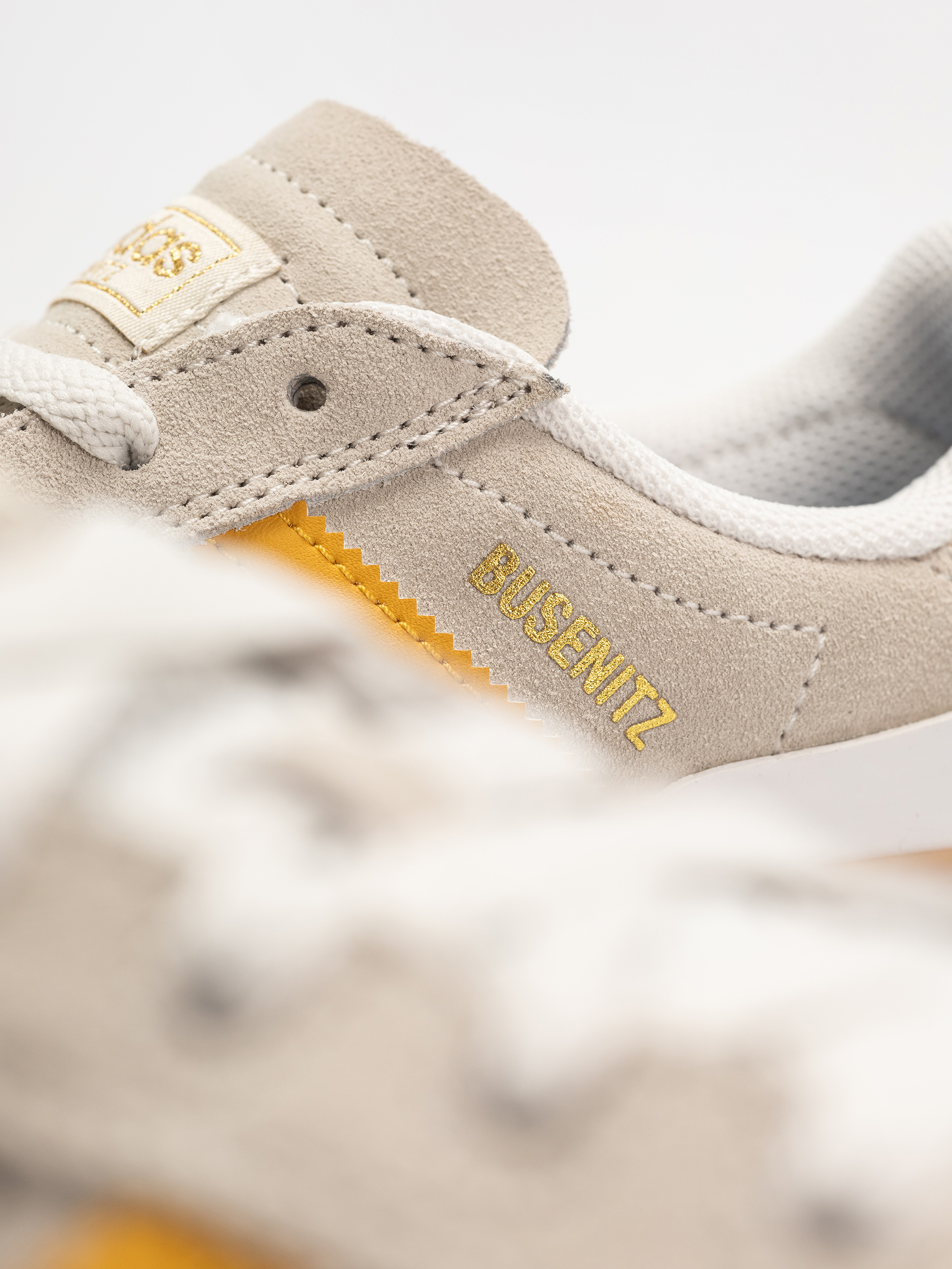 Pantofi adidas Busenitz Vulc II (crywht/preyel/goldmt)