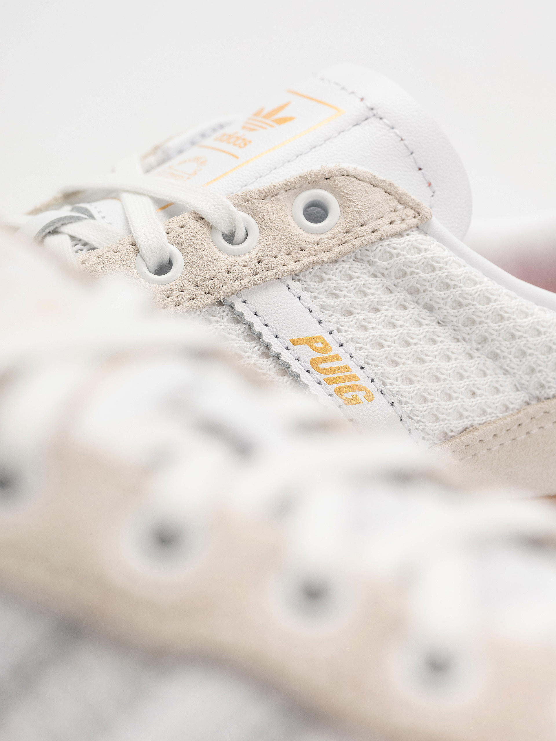 Pantofi adidas Puig Indoor (wonwhi/ftwwht/gum4)