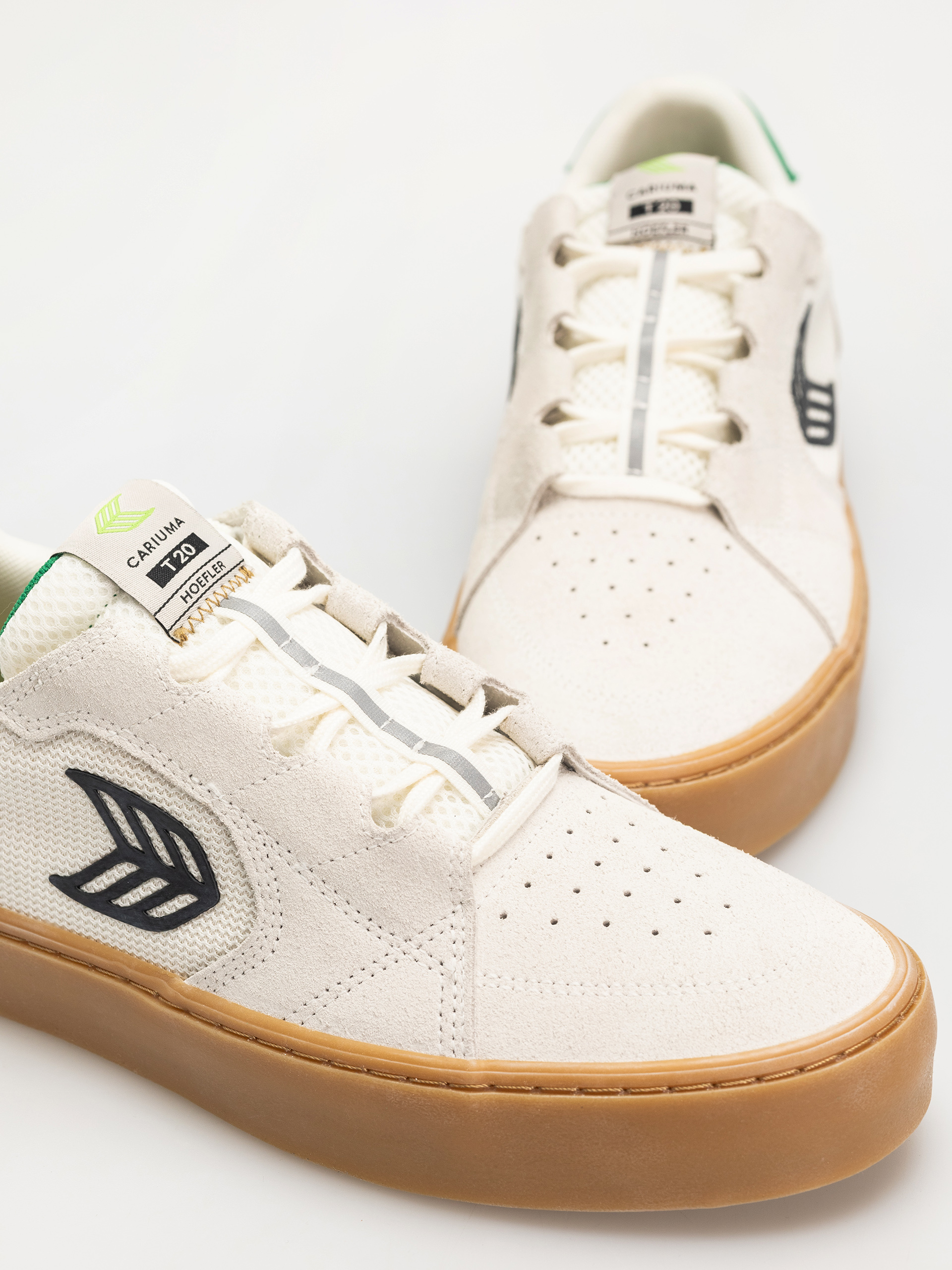 Pantofi Cariuma T20 Pro (gum smoke white suede and mesh black logo green)