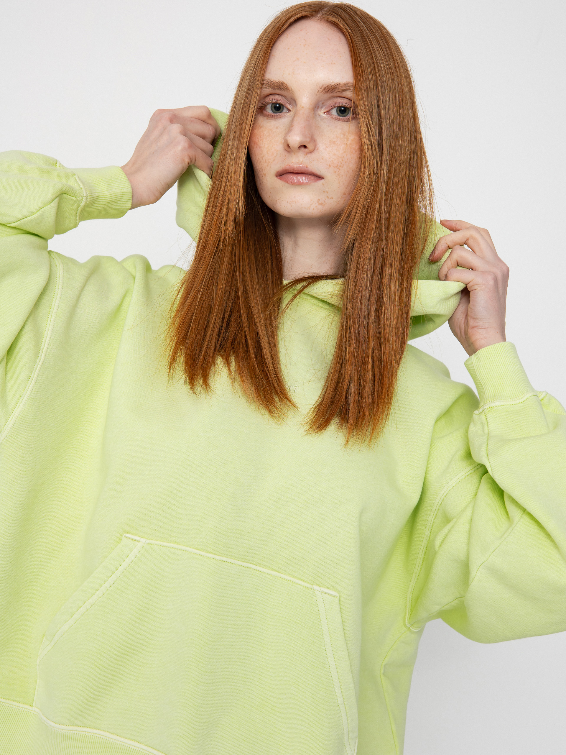 Hanorac cu glugă Carhartt WIP Benton HD Wmn (air green)