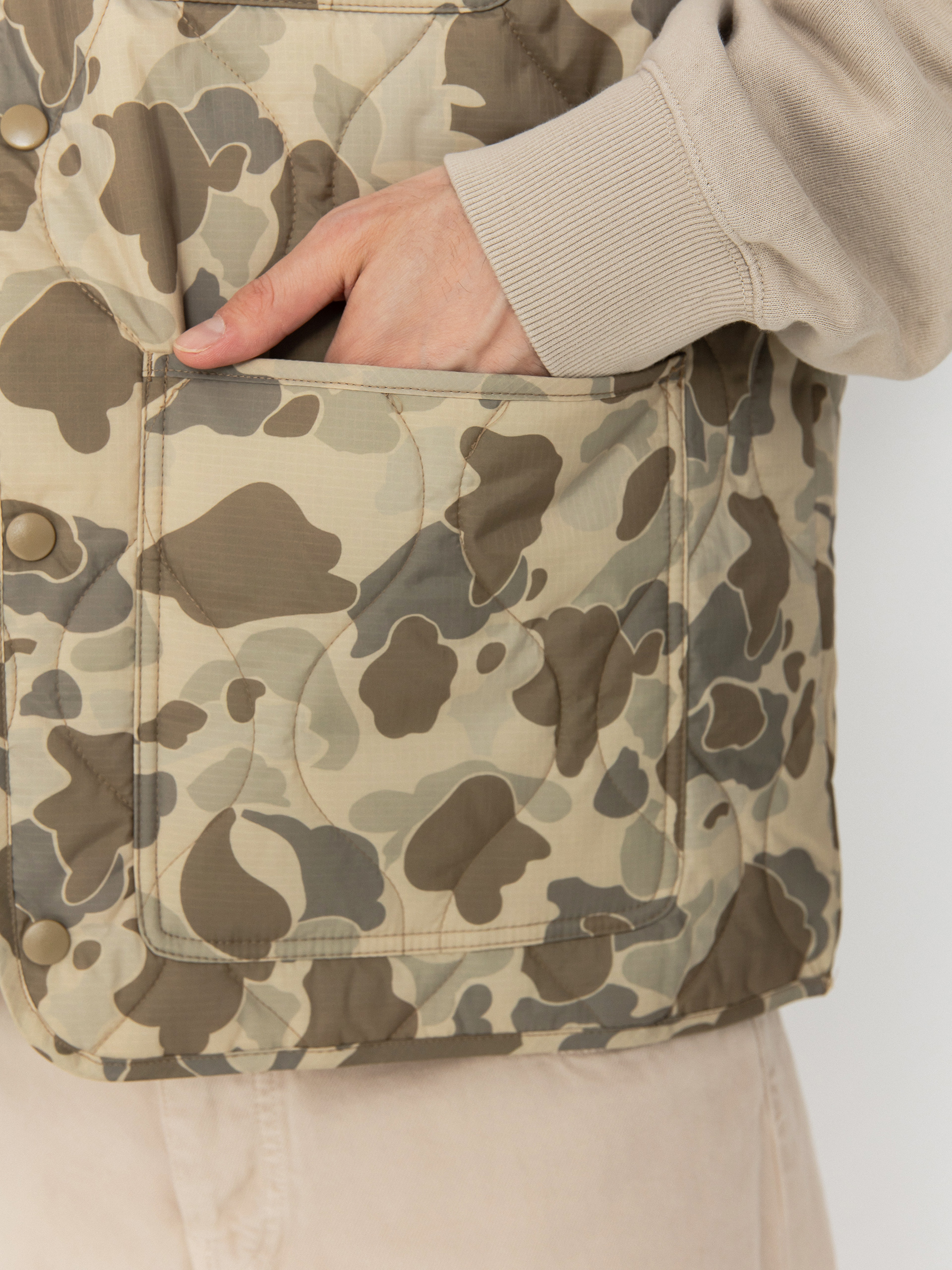 Vestă Carhartt WIP Skyton (camo duck/desert)