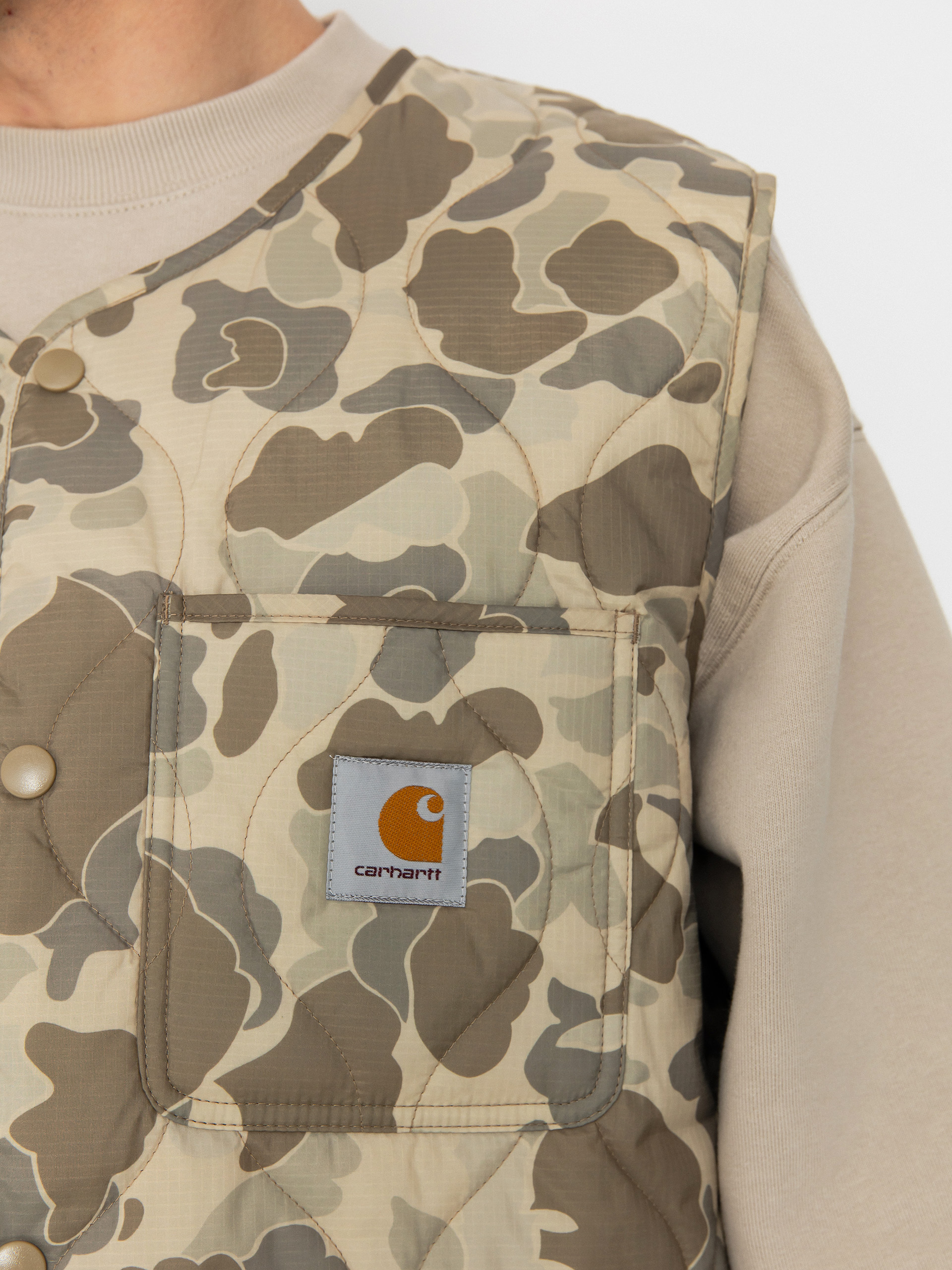 Vestă Carhartt WIP Skyton (camo duck/desert)