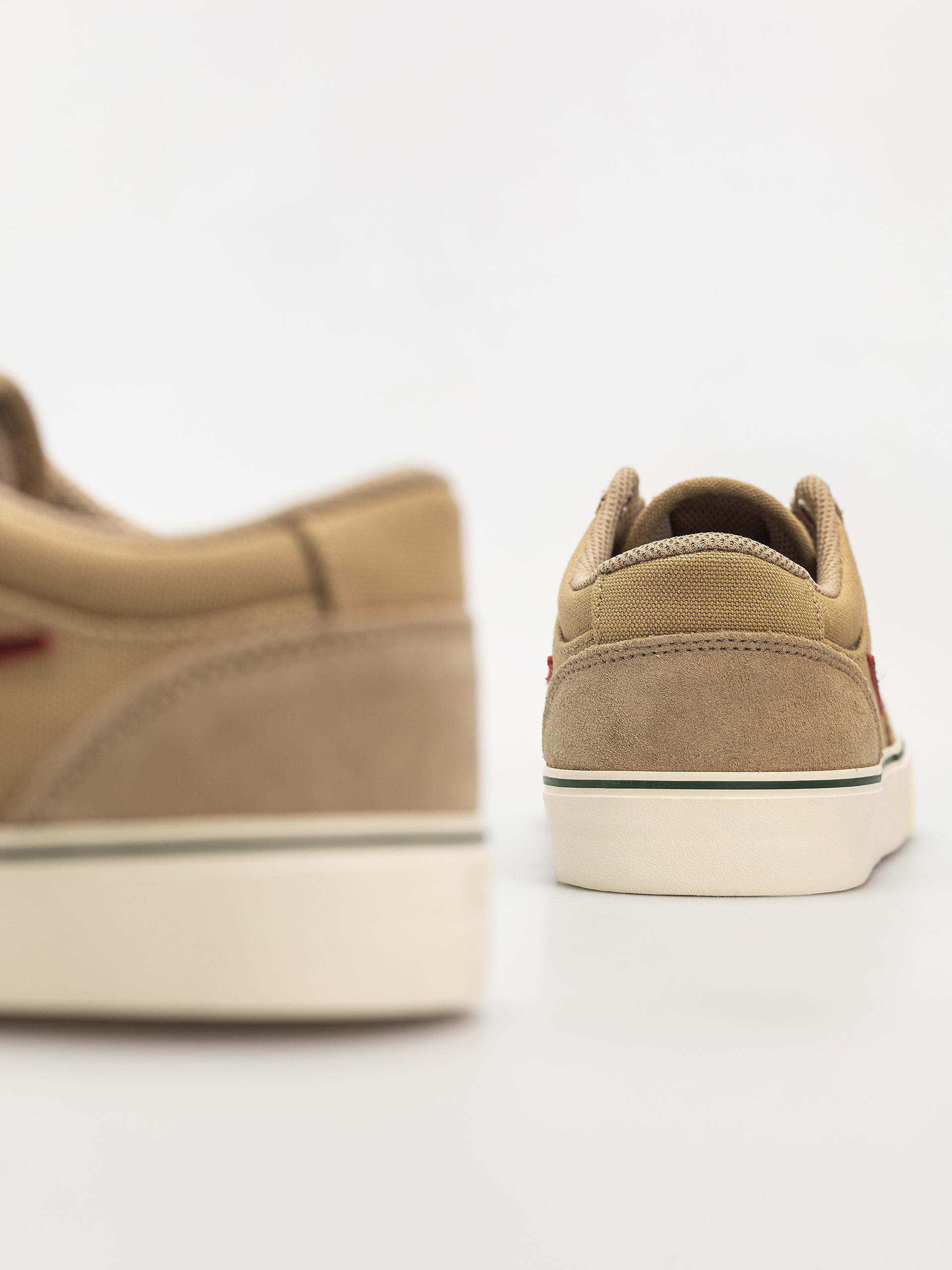 Pantofi Nike SB Chron 2 (parachute beige/dark team red)