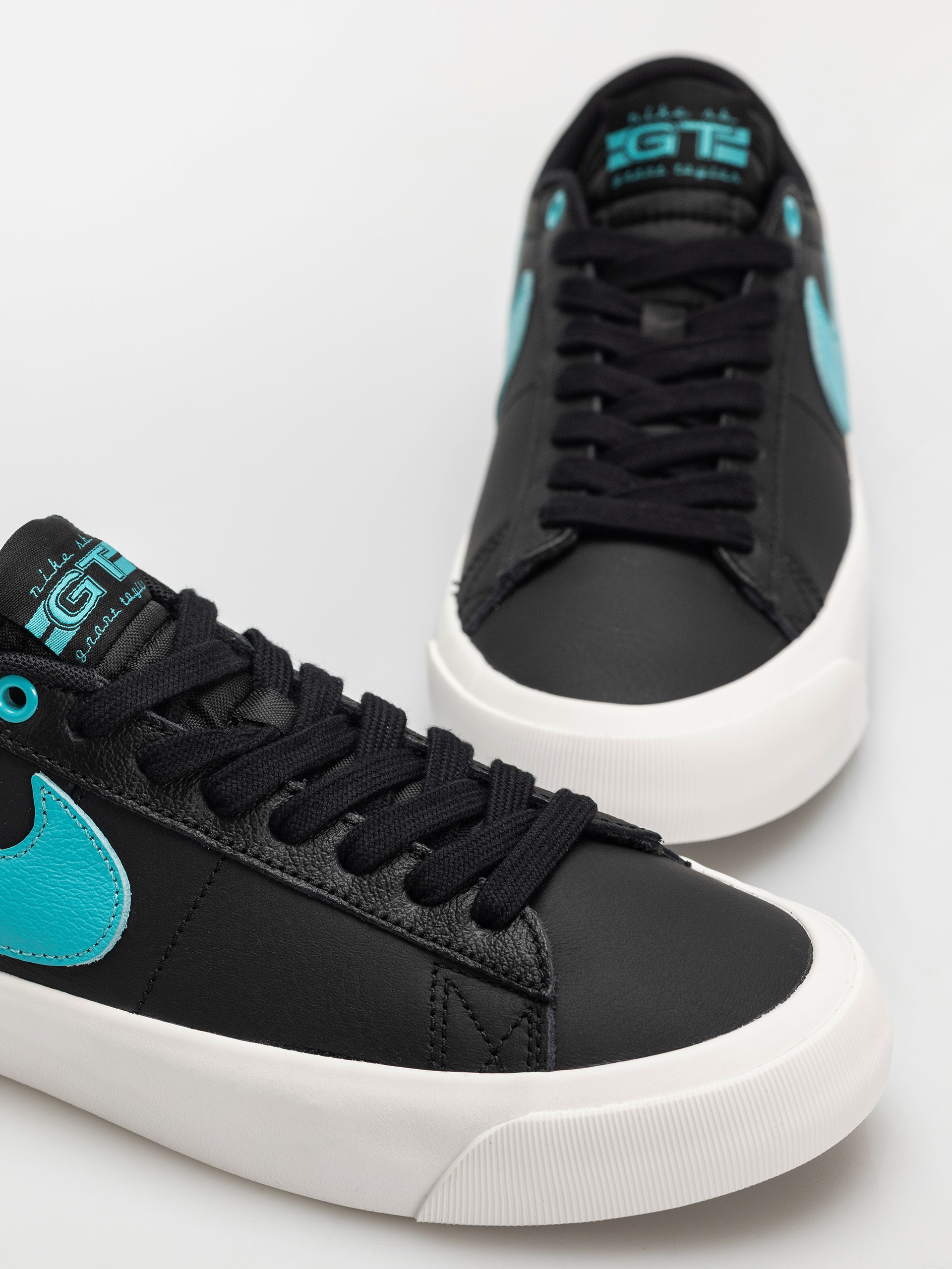 Pantofi Nike SB Blazer Low Pro Gt (black/dusty cactus black summit white)