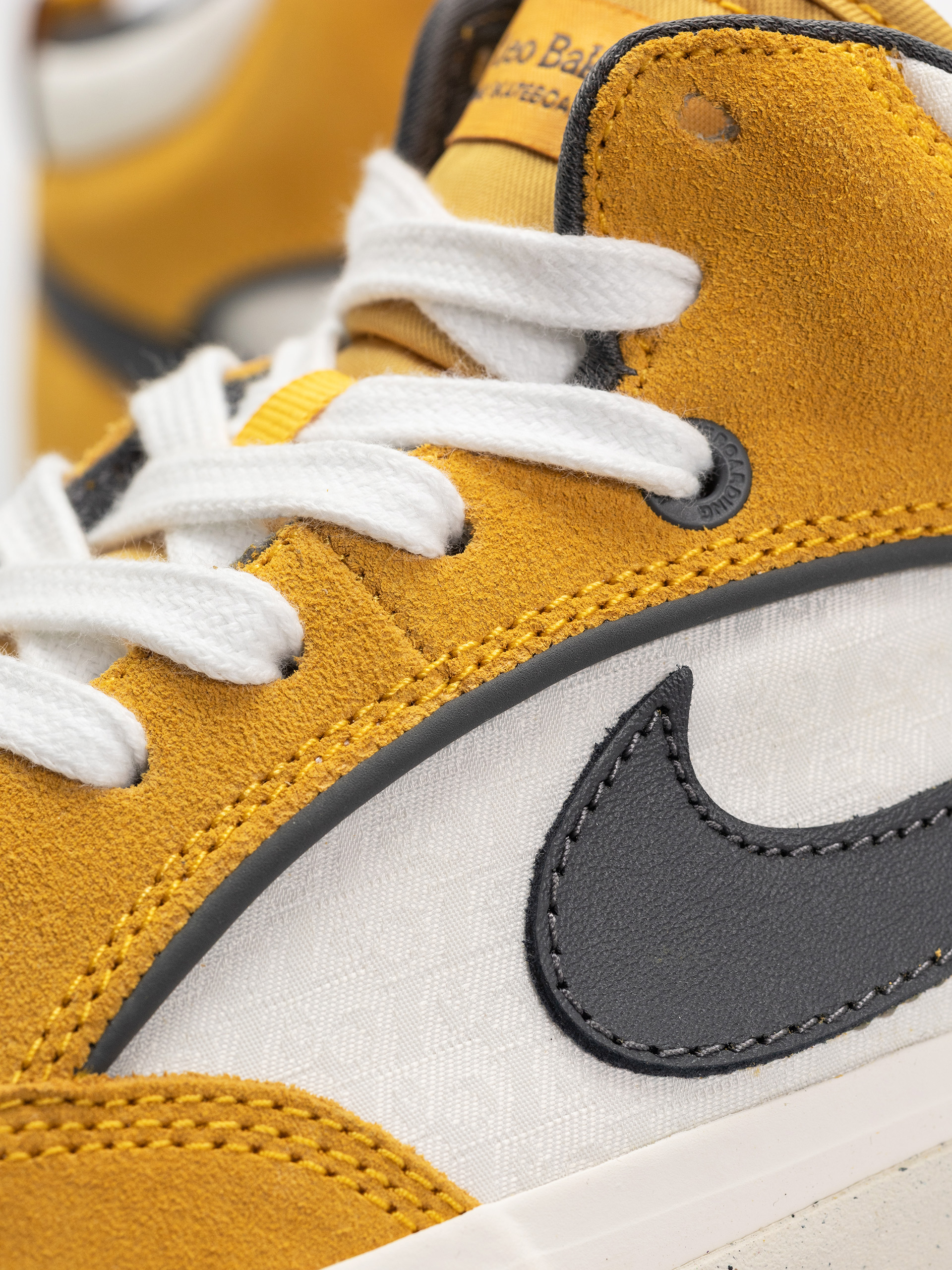 Pantofi Nike SB React Leo (university gold/dark grey)