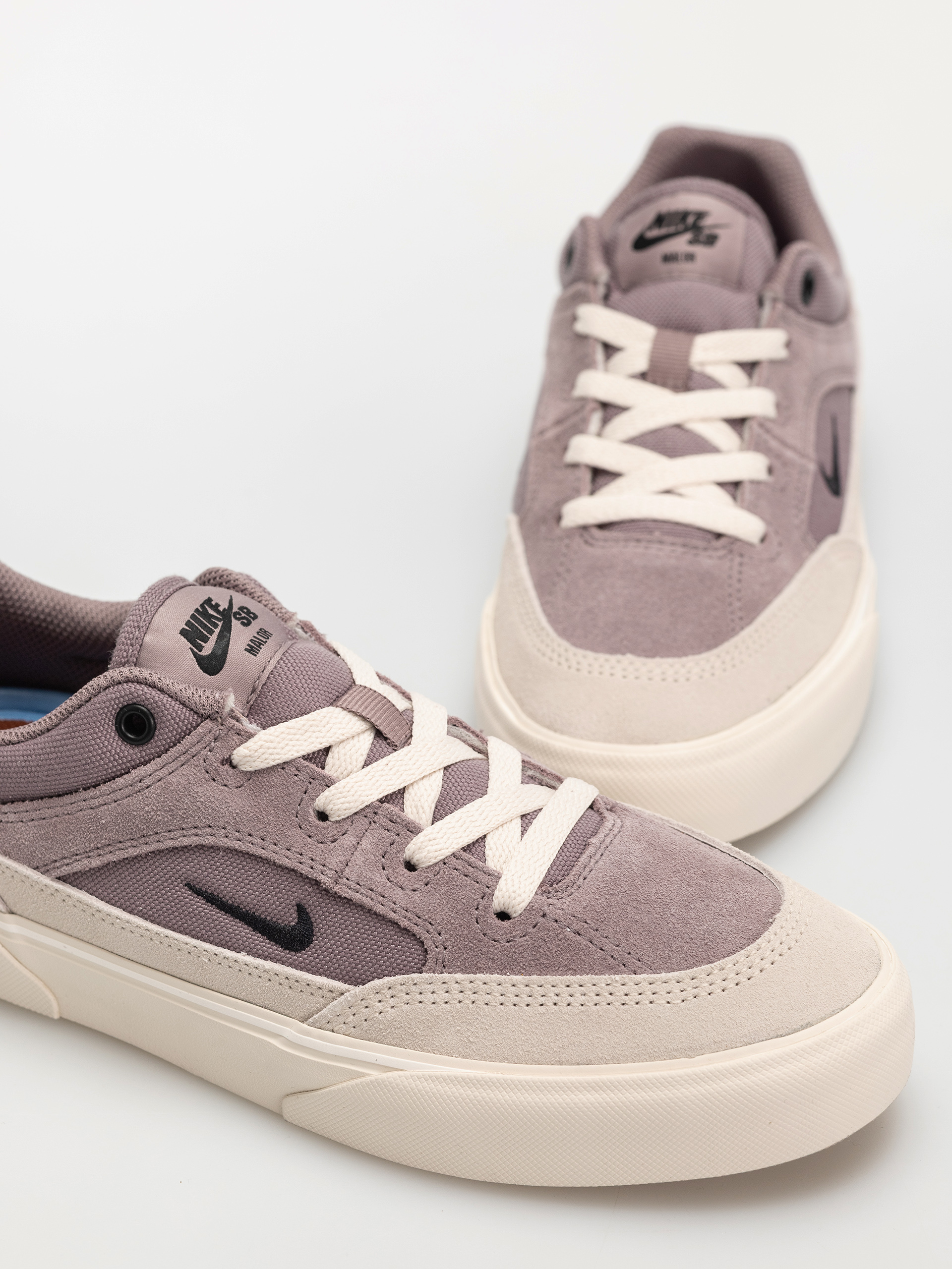 Pantofi Nike SB Malor TE (taupe grey/black lt orewood brn cinnamon)