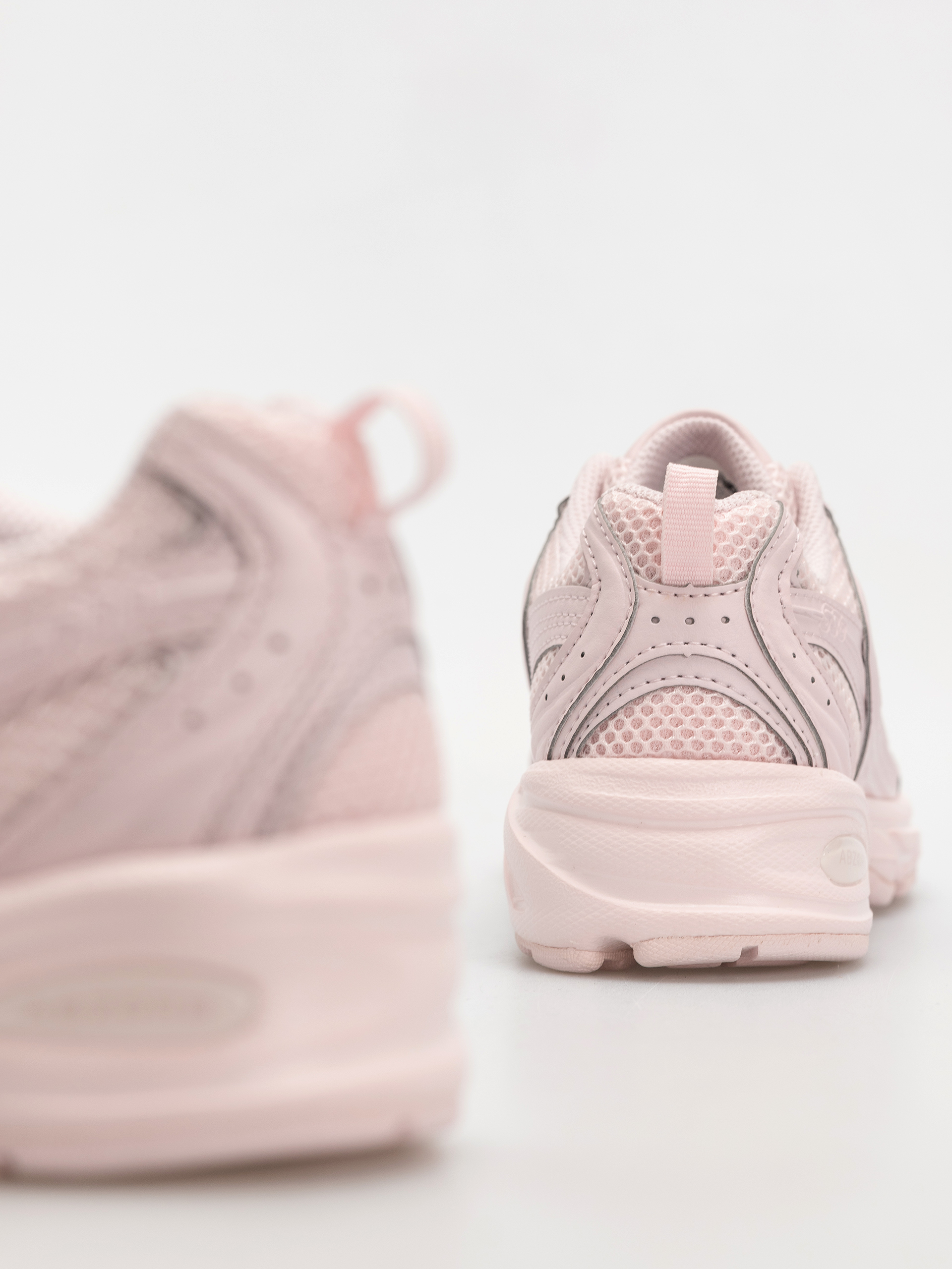 Pantofi New Balance 530 (rose sugar)