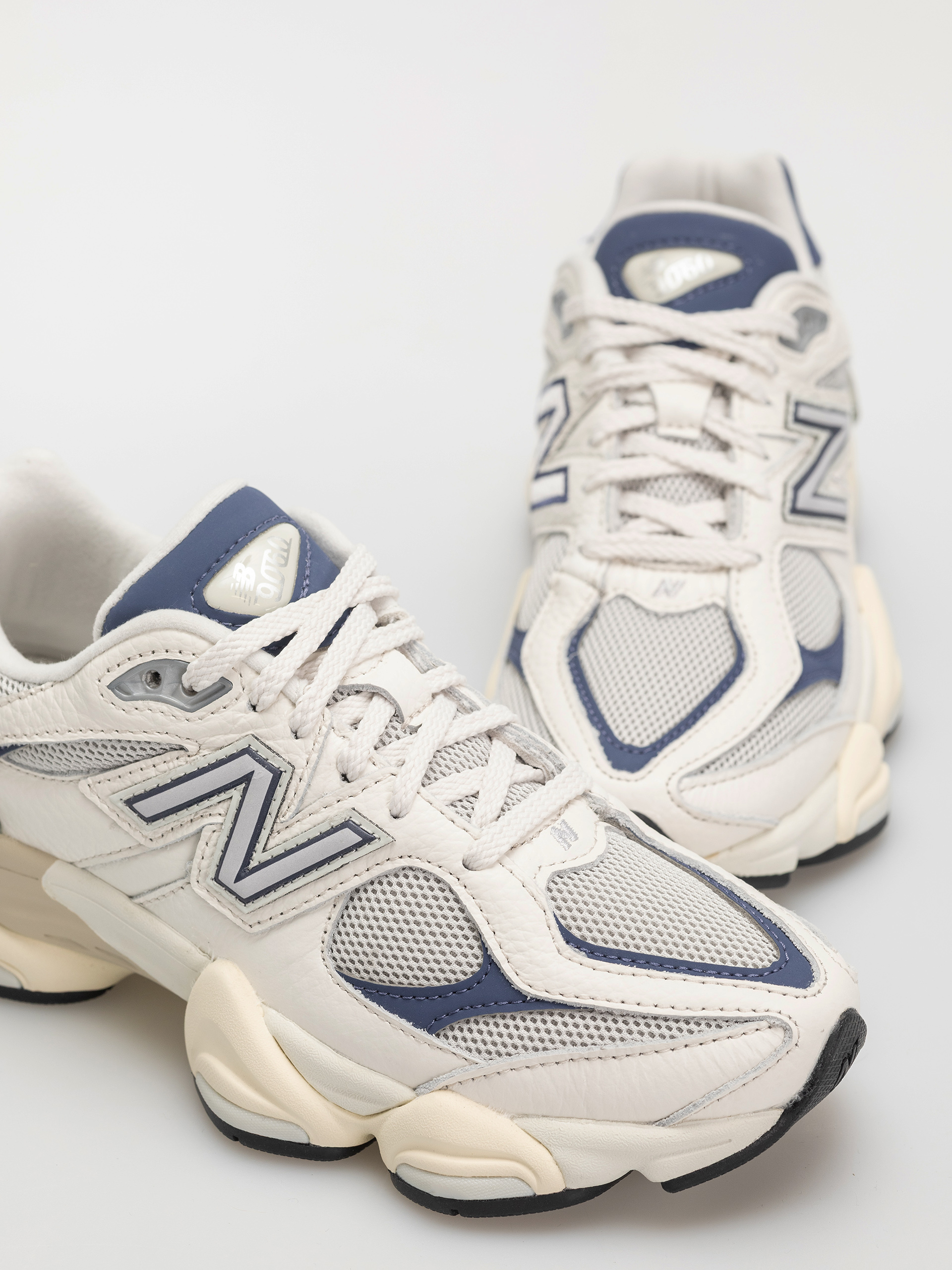 Pantofi New Balance 9060 (sea salt)