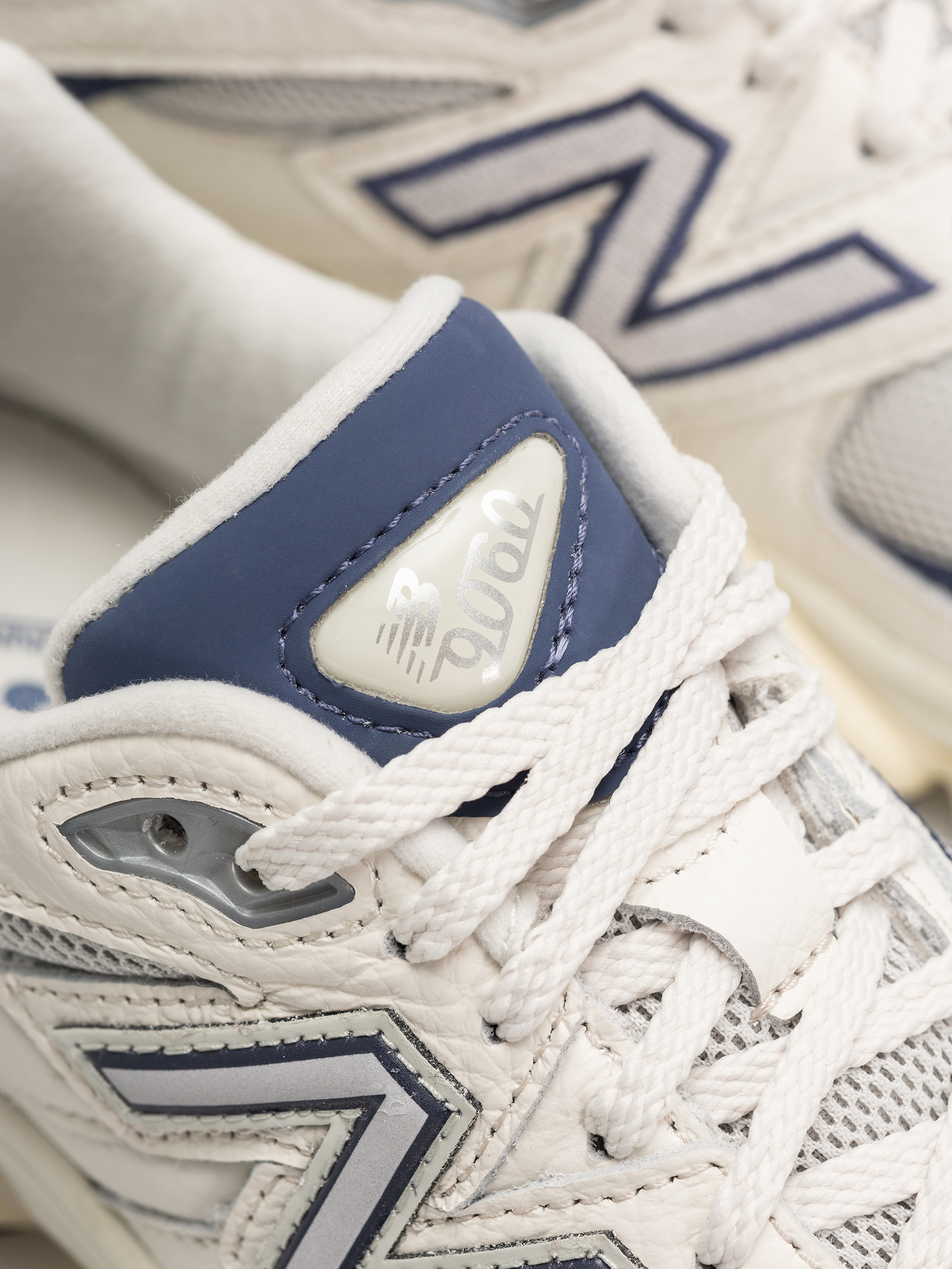 Pantofi New Balance 9060 (sea salt)
