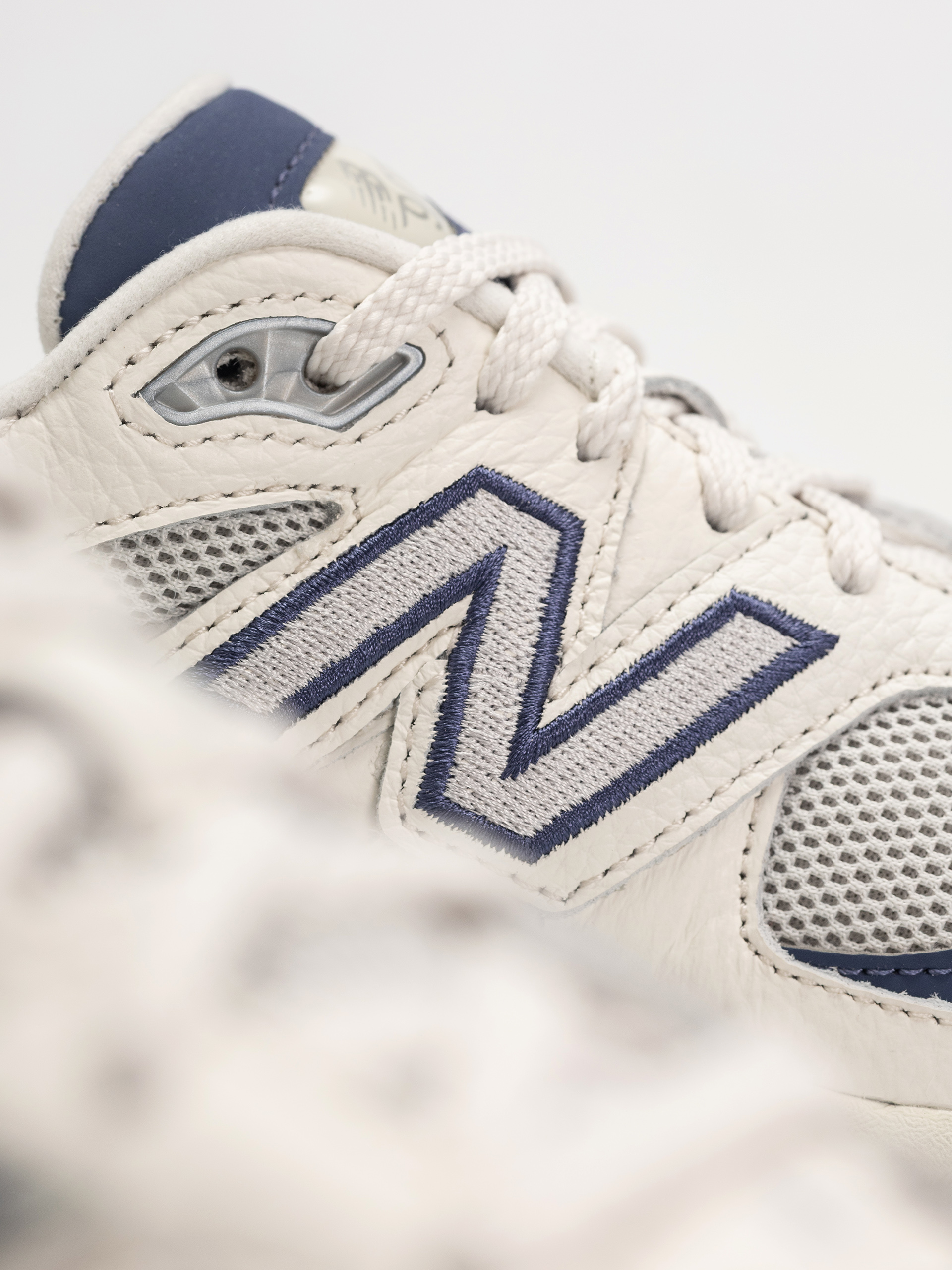 Pantofi New Balance 9060 (sea salt)