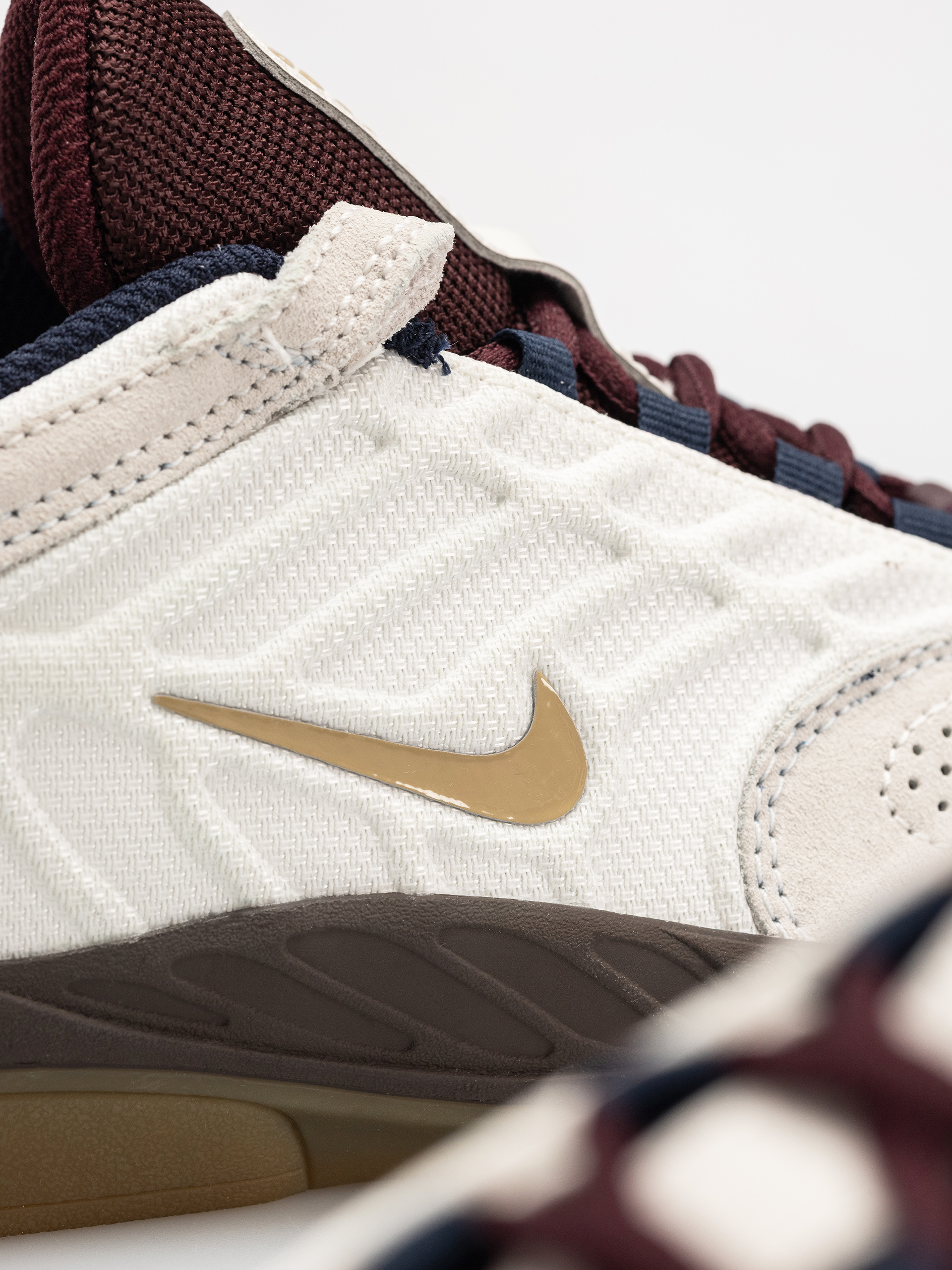 Pantofi Nike SB Vertebrae (phantom/parachute beige burgundy crush)