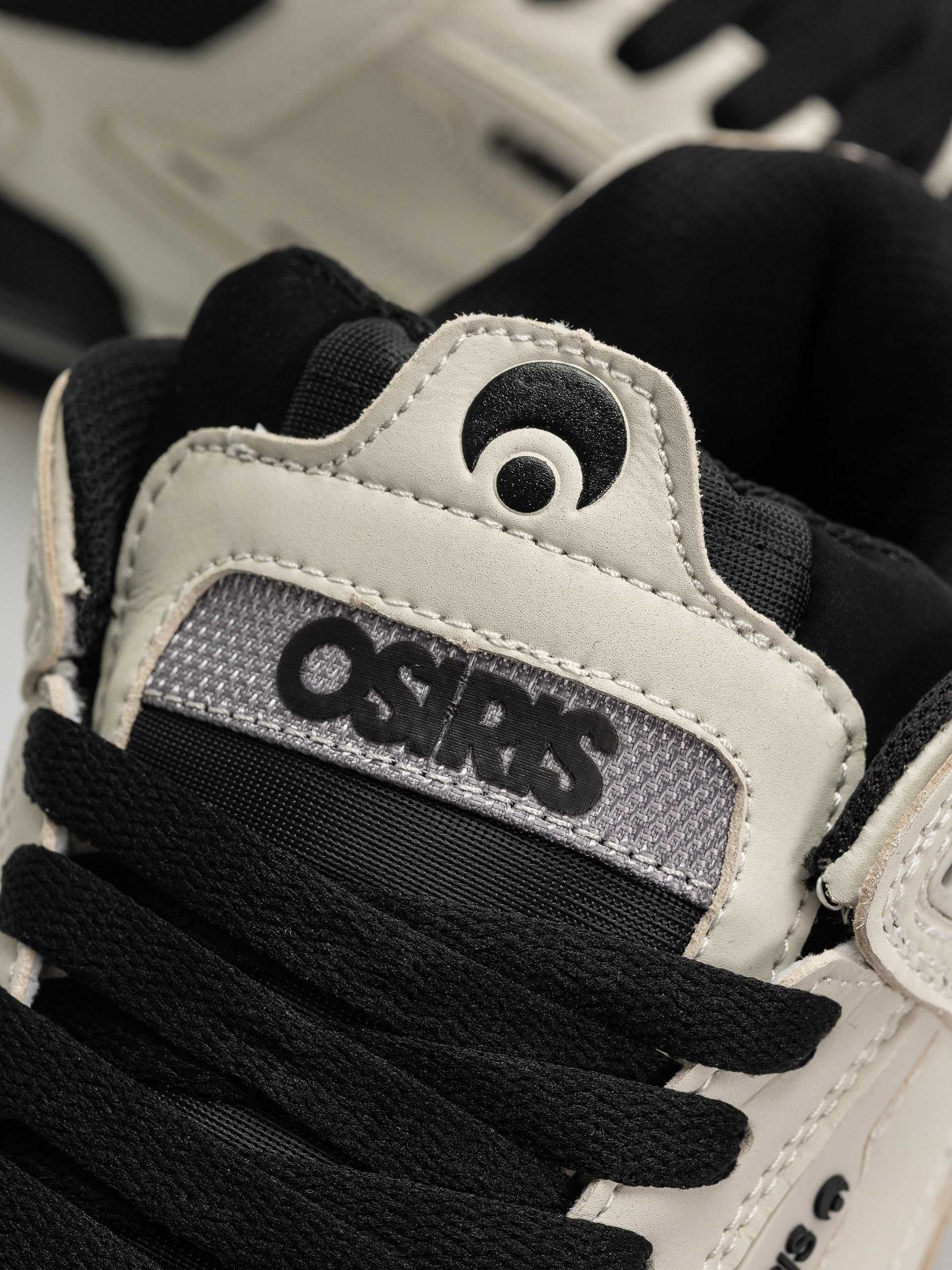 Pantofi Osiris Peril (eggshell/black)