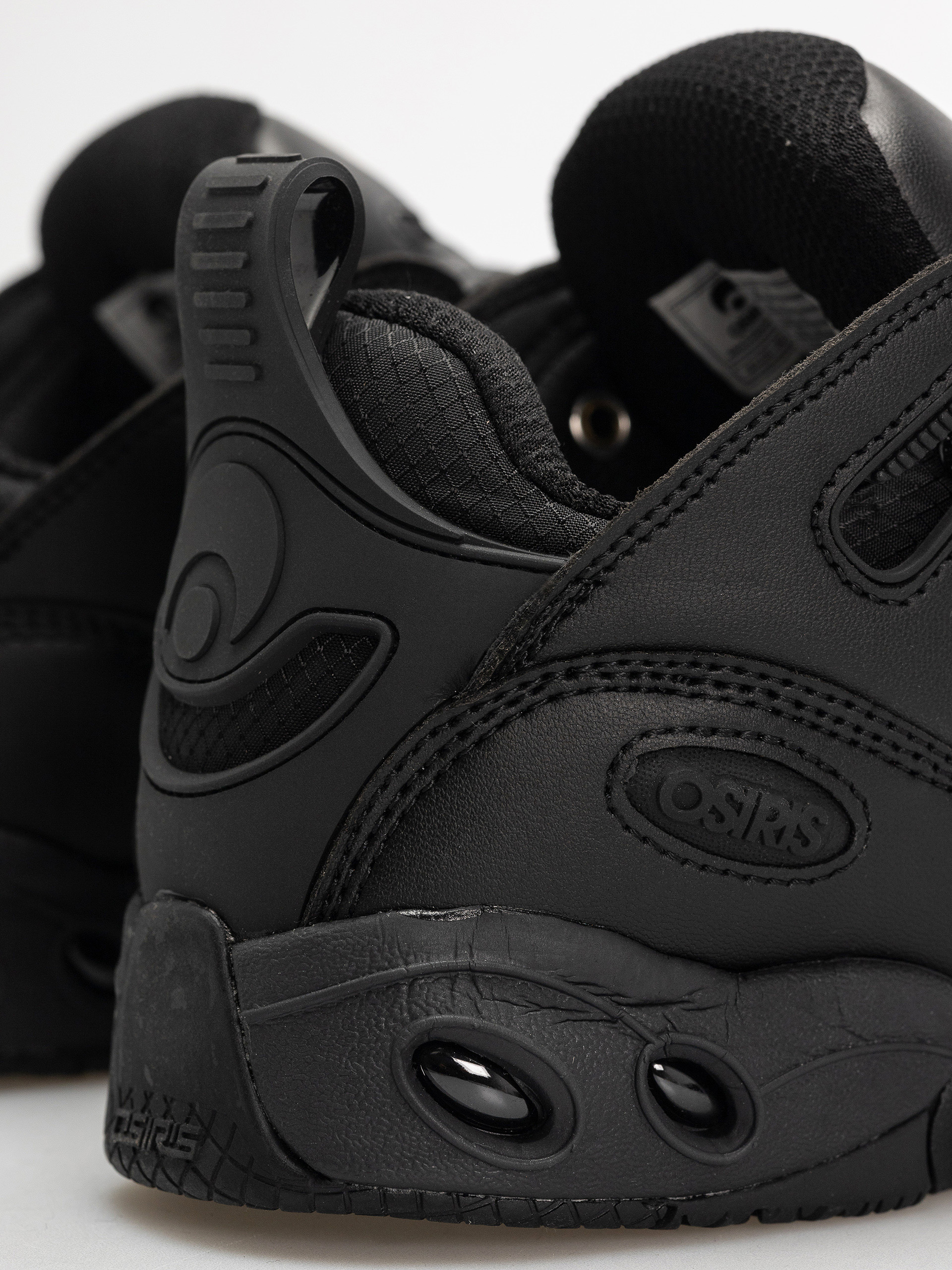 Pantofi Osiris D3 E (black/black/black)