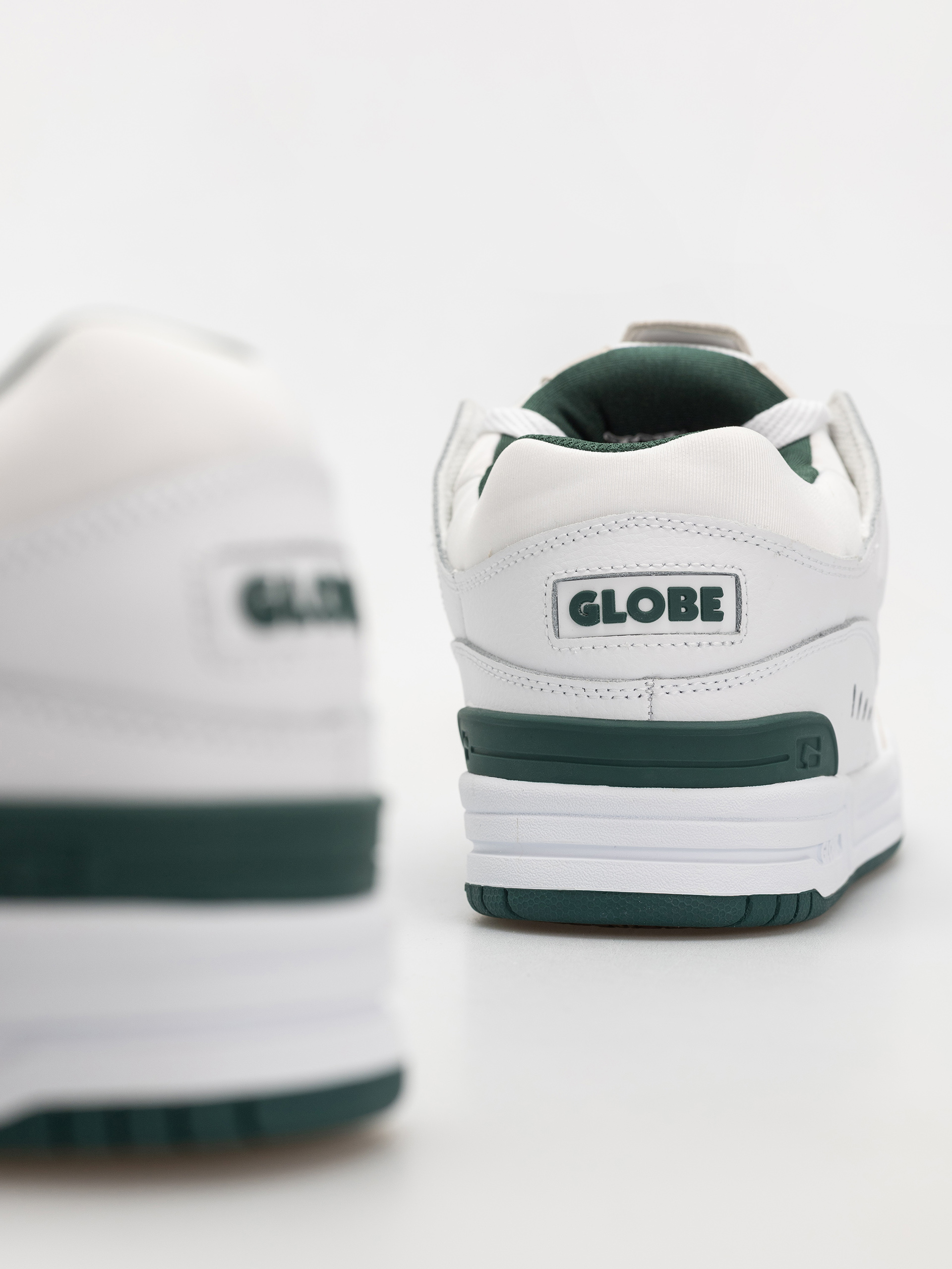 Pantofi Globe Fusion (white green)