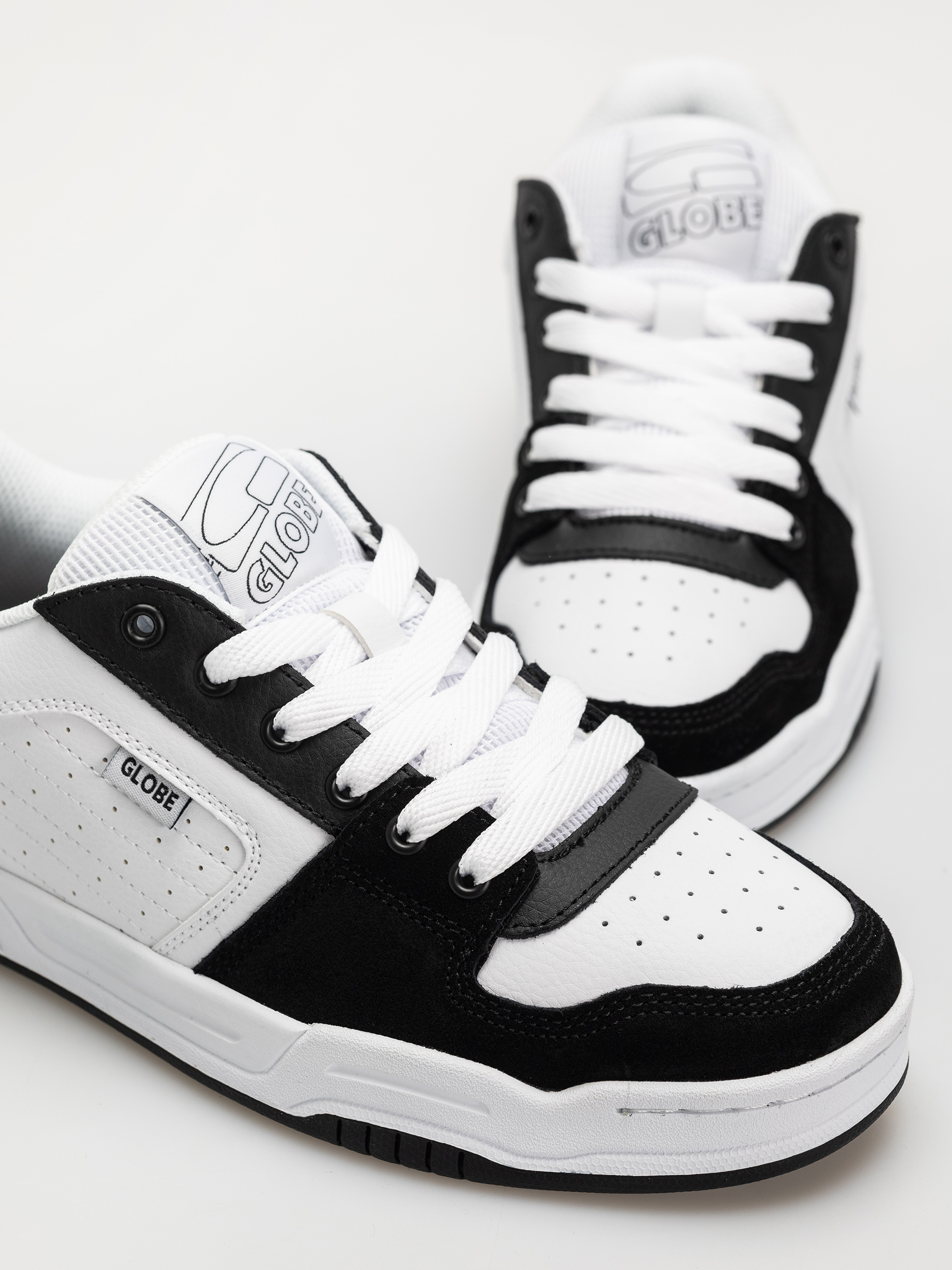 Pantofi Globe Mojo 2.0 (black white)