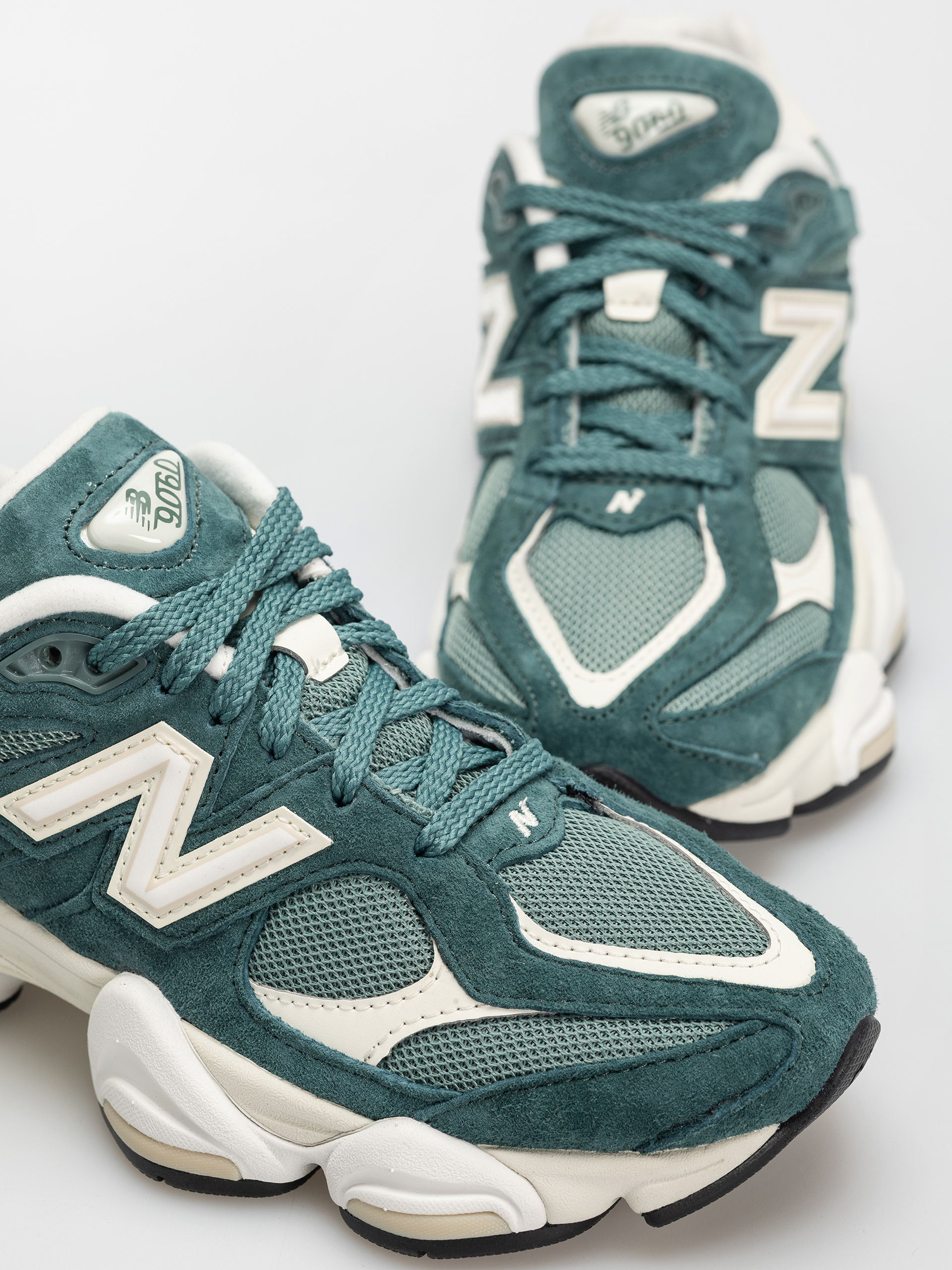 Pantofi New Balance 9060 - verde (new spruce)