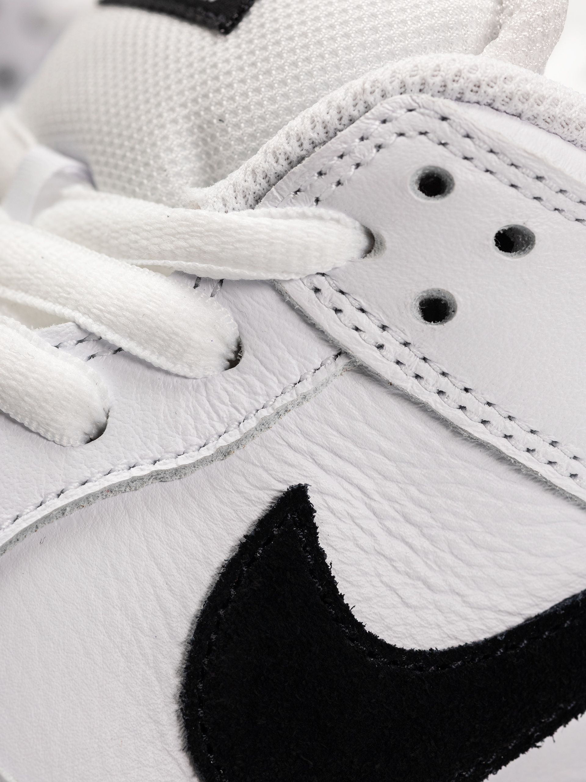 Pantofi Nike SB Dunk Low Pro (white/black white black)