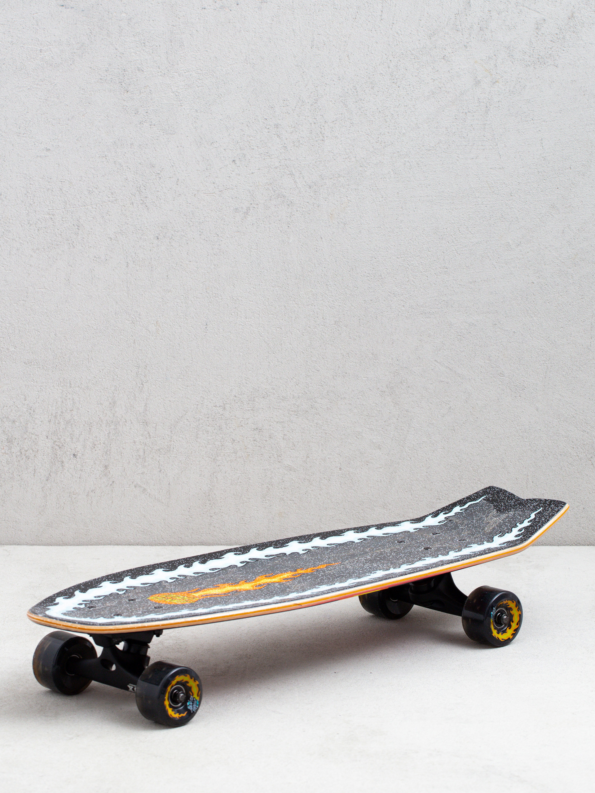 Cruiser Santa Cruz Flaming Dice Dot (black/red/white)