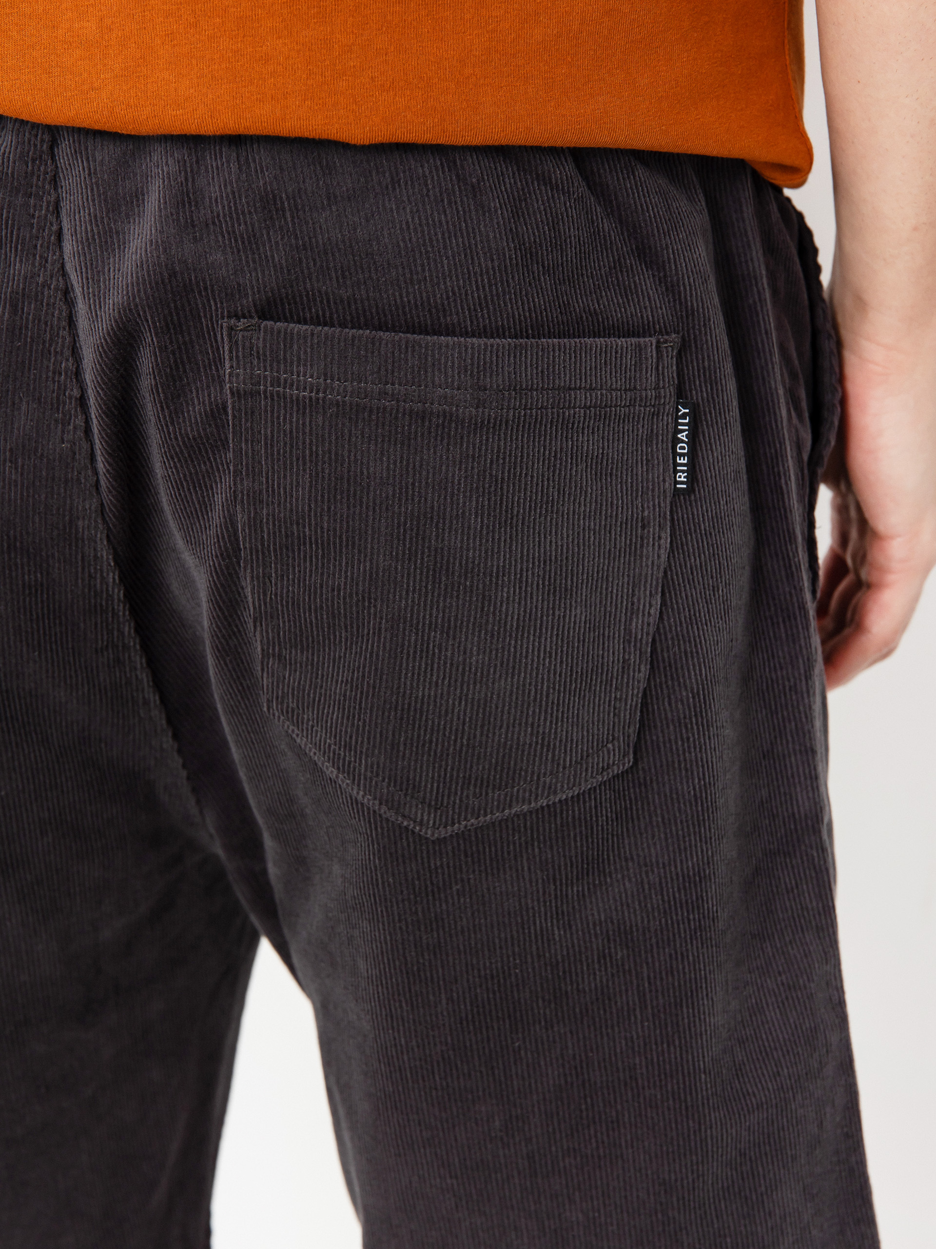 Pantaloni scurți Iriedaily Corvin (anthracite)