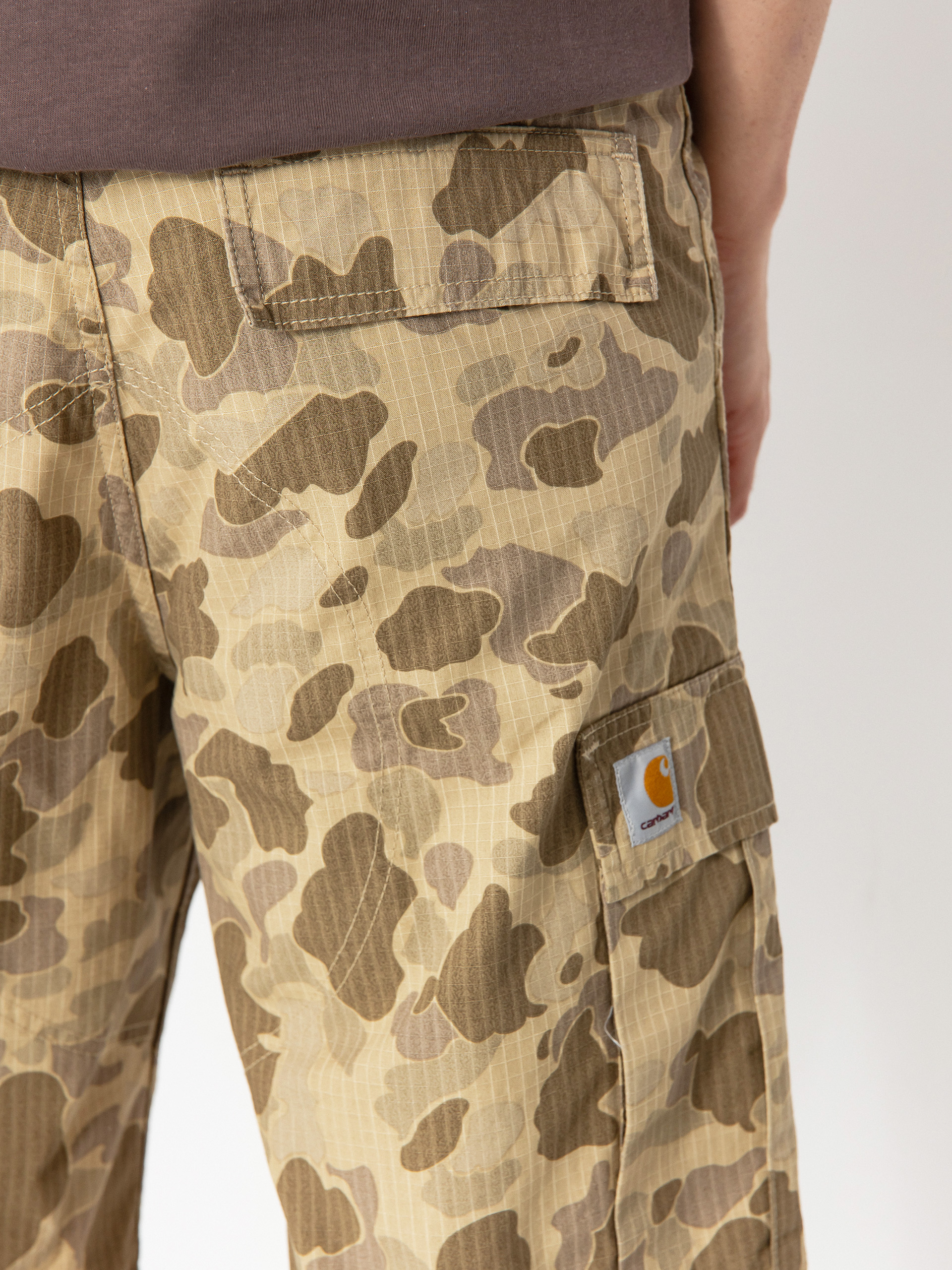 Pantaloni scurți Carhartt WIP Regular Cargo (camo duck/desert)