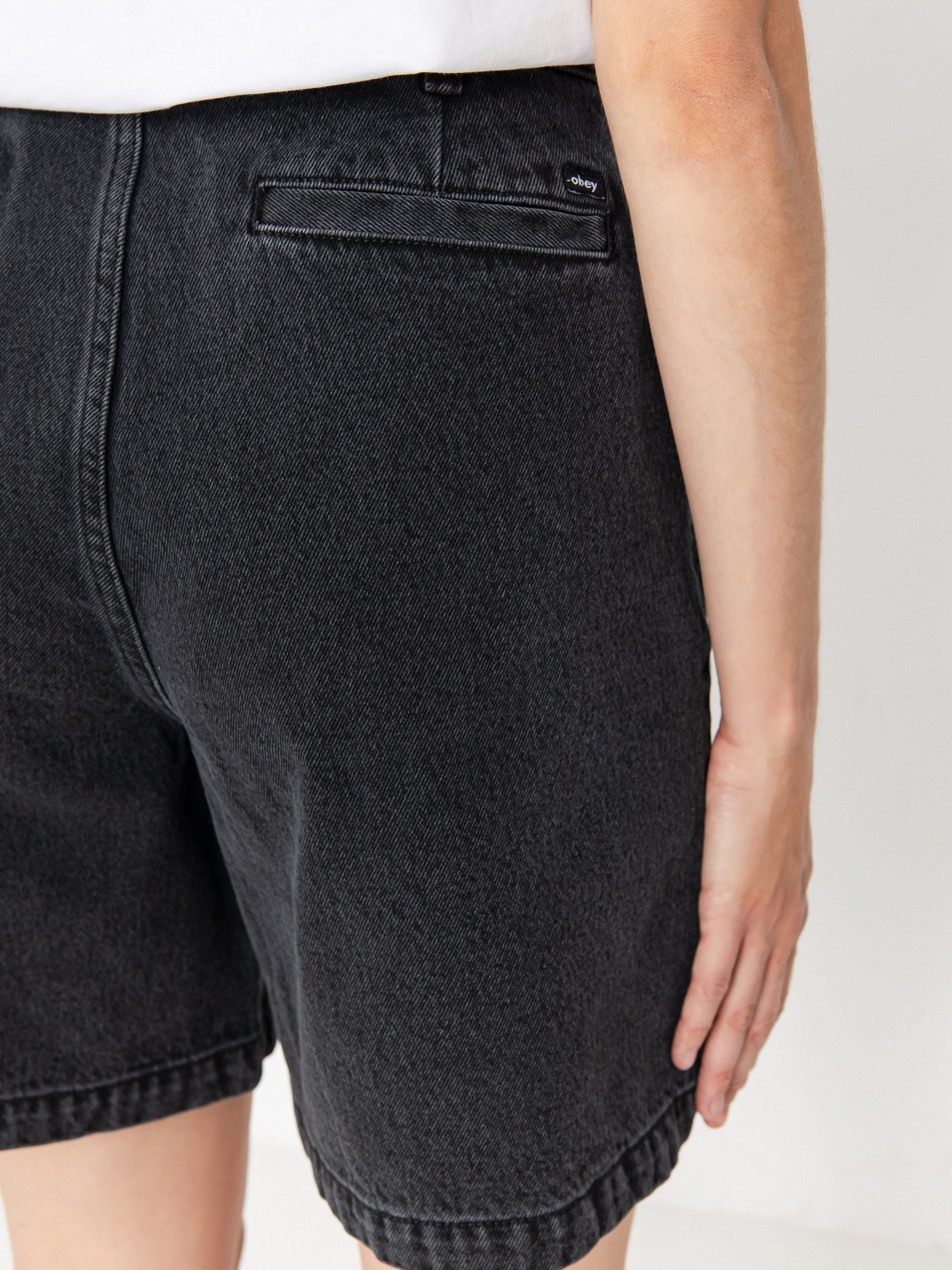 Pantaloni scurți OBEY Eli II Denim Pleated Wmn (black ash)