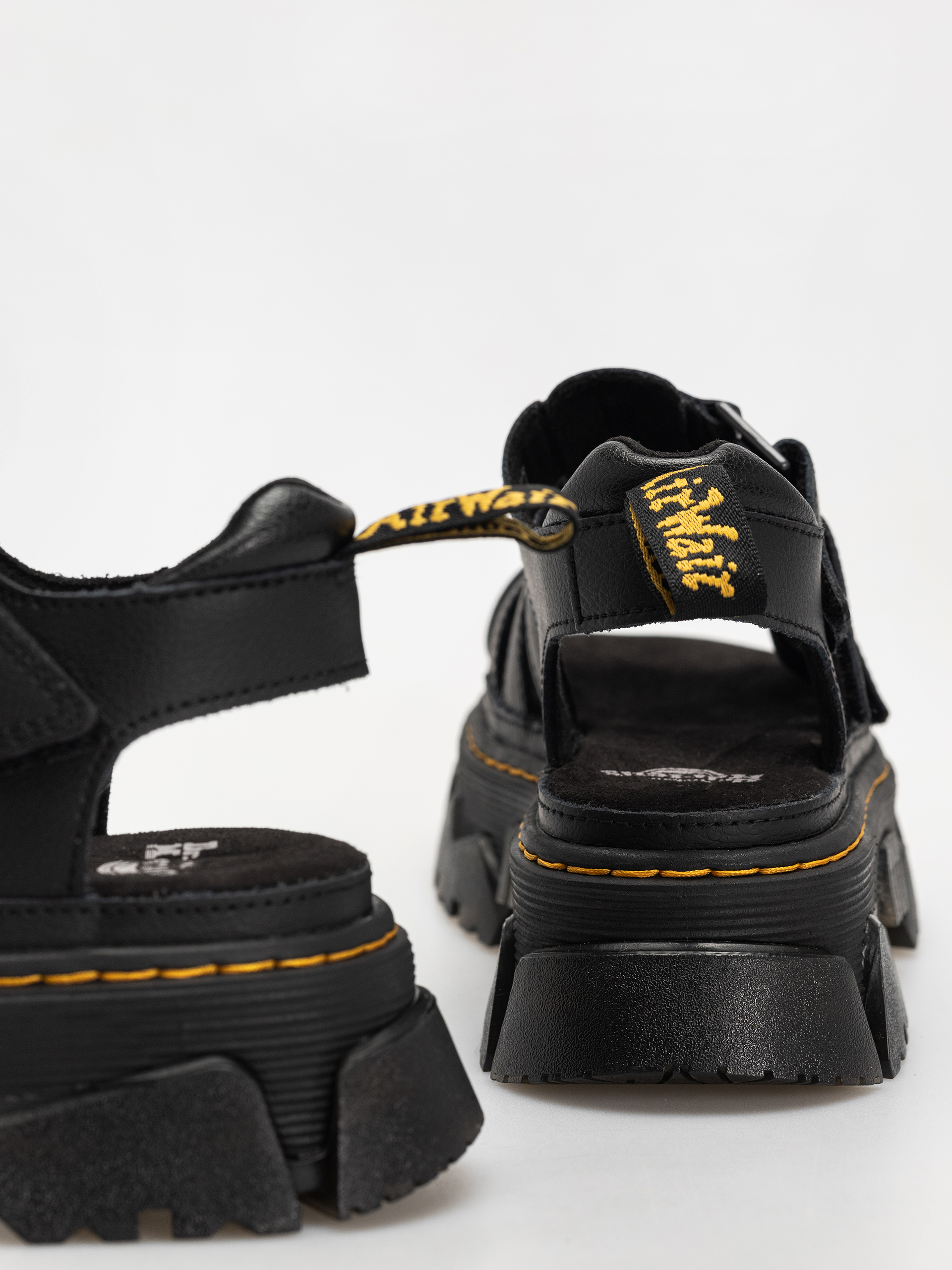Sandale Dr. Martens Mattison 3 Strap Wmn - negru (black athena)