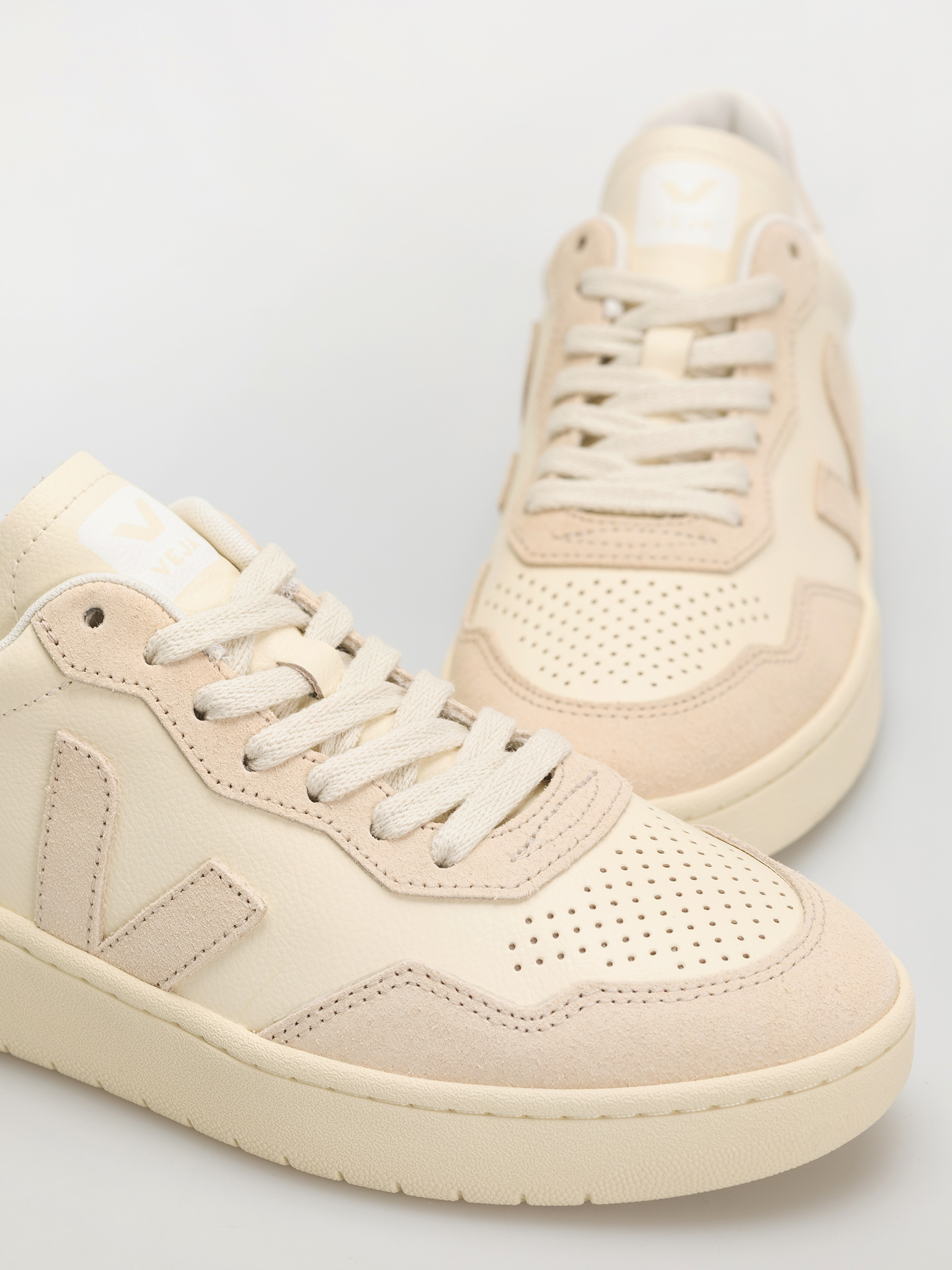 Pantofi Veja V-90 Wmn (cashew oat)