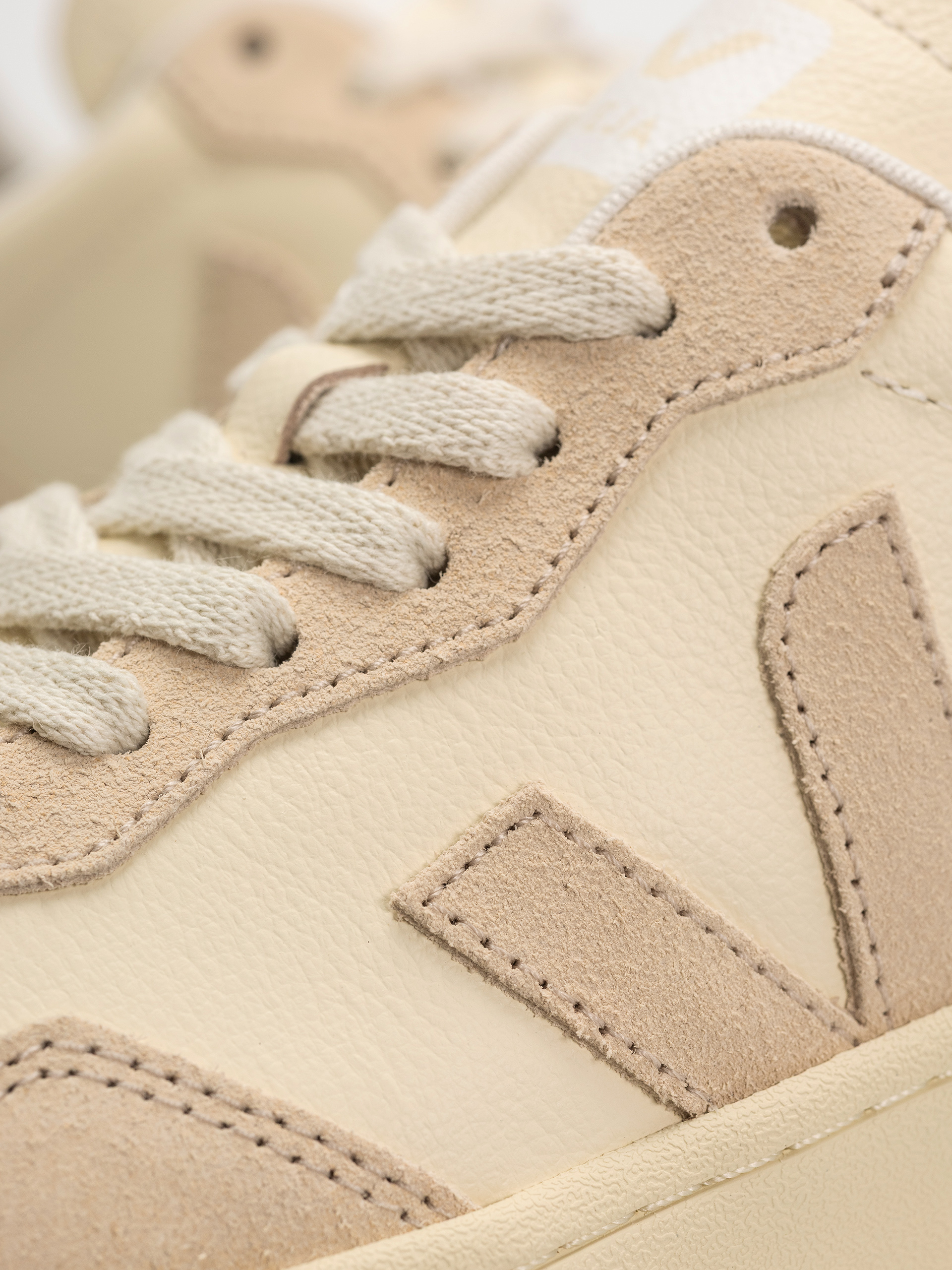 Pantofi Veja V-90 Wmn (cashew oat)