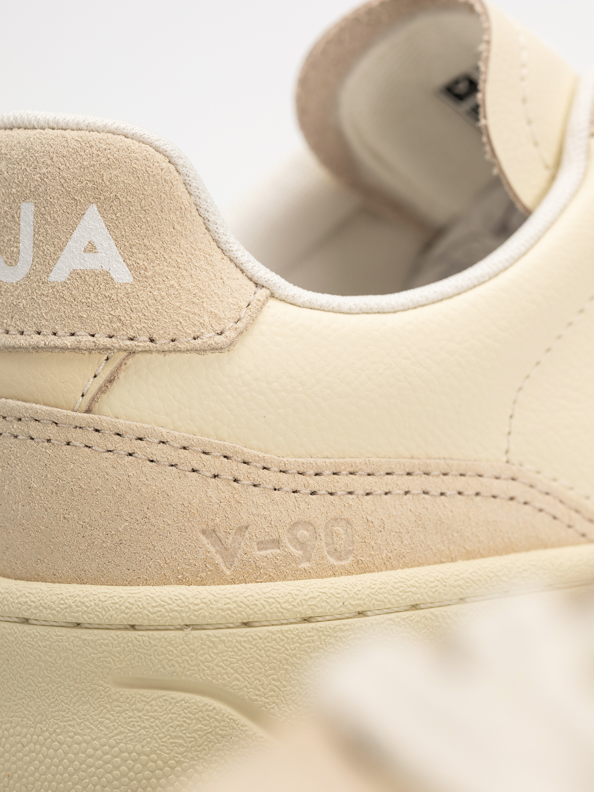 Pantofi Veja V-90 Wmn (cashew oat)