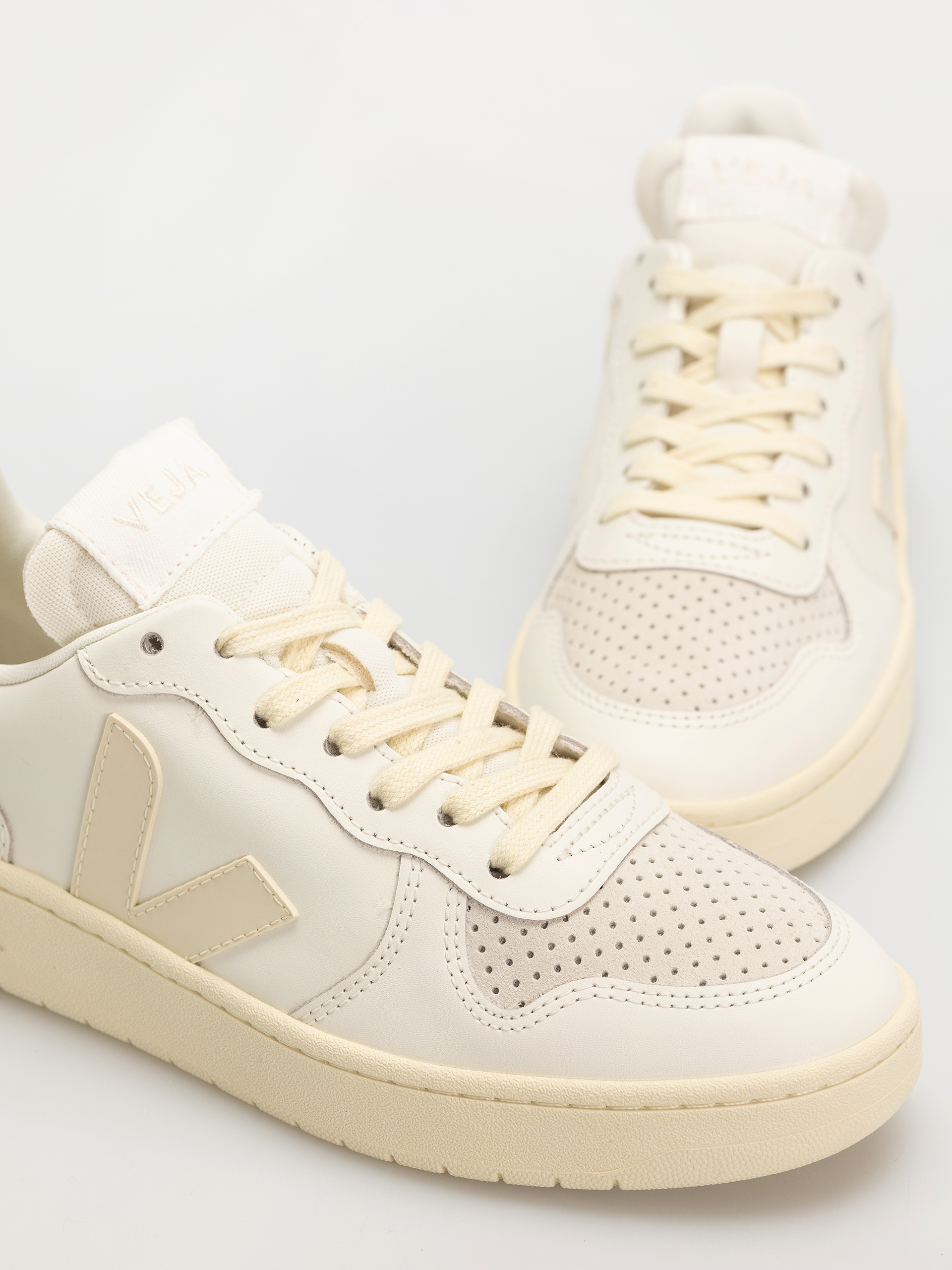 Pantofi Veja V-10 Wmn (pure calcaire)
