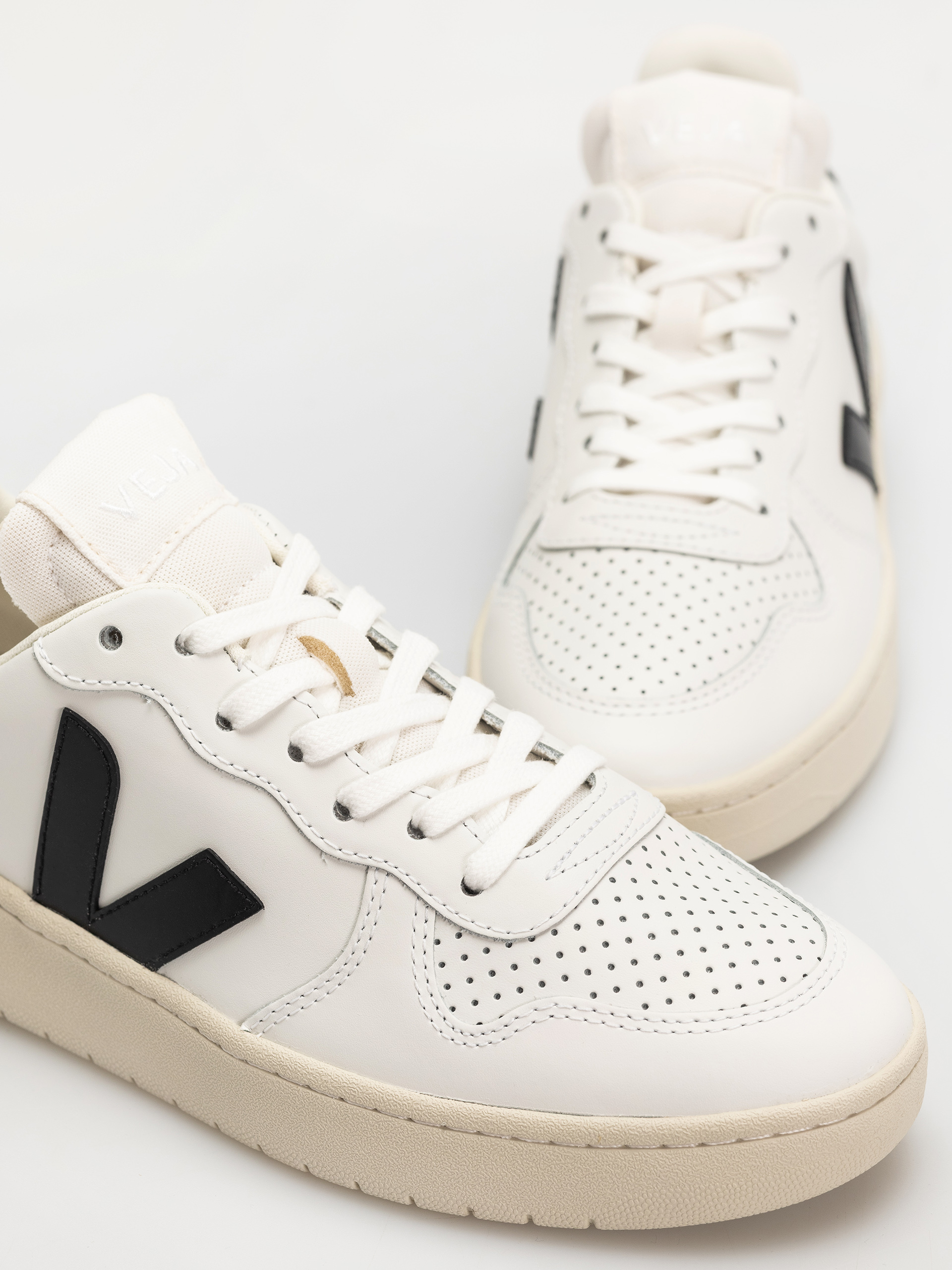 Pantofi Veja V-10 Wmn - bej (extra white black)