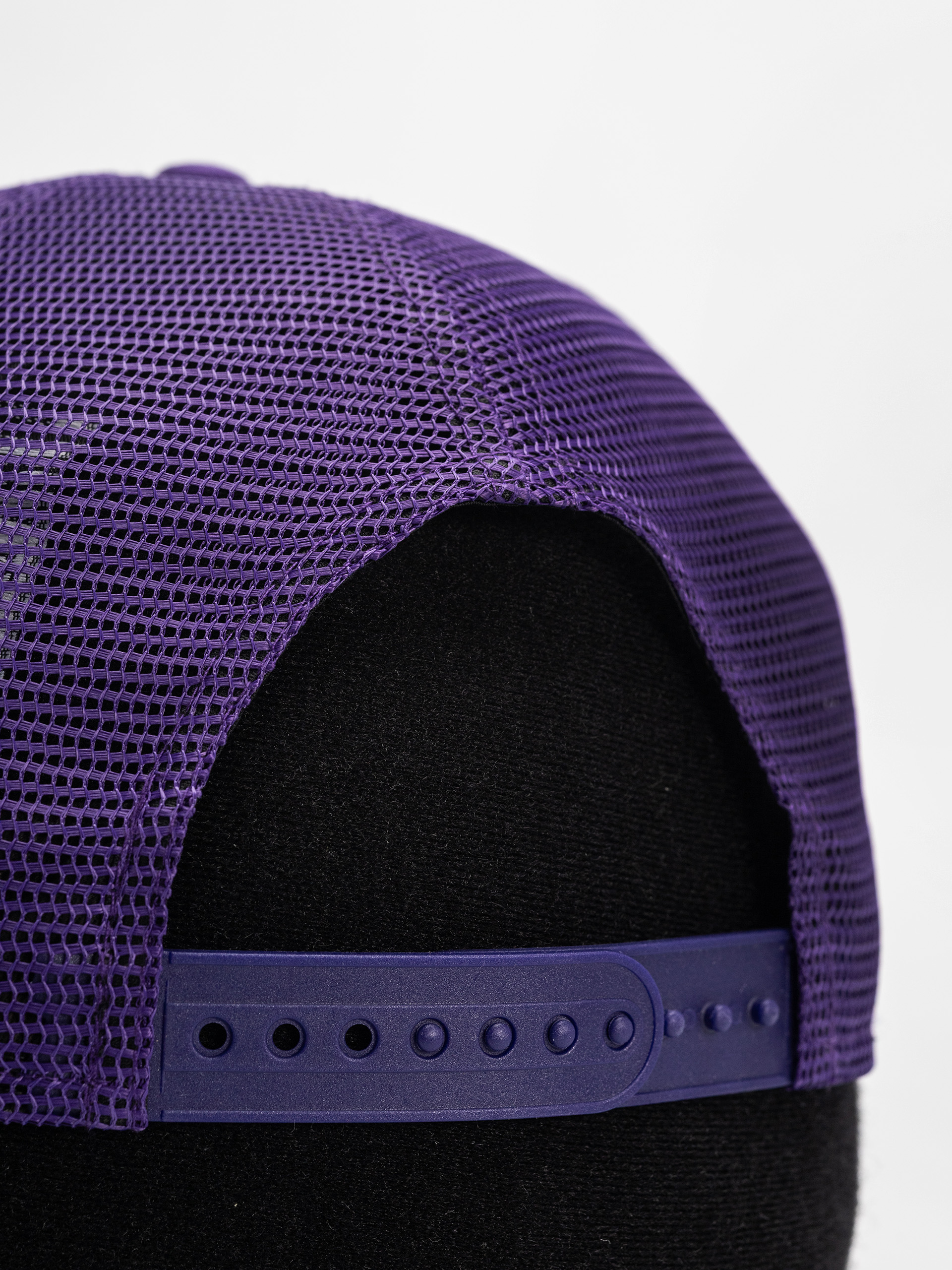 Șapcă New Era NBA Side Patch Trucker Los Angeles Lakers (violet/white)