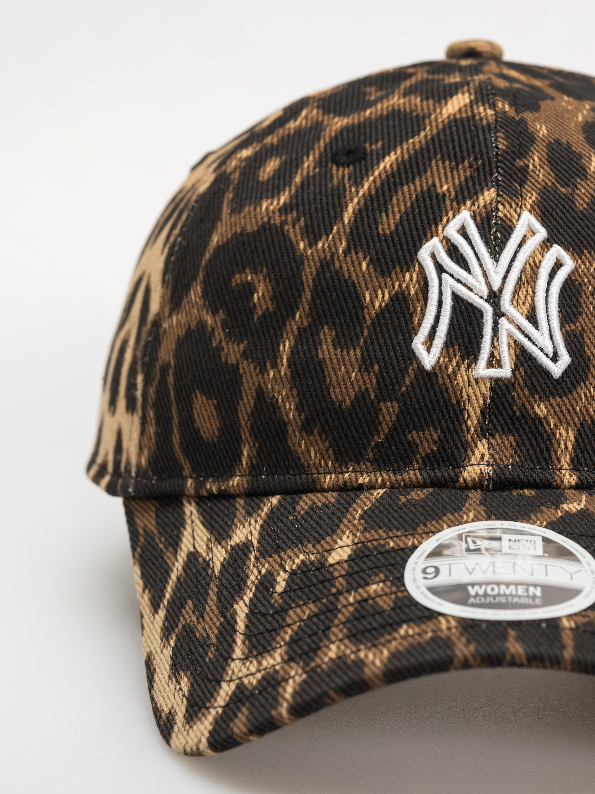 Șapcă New Era Outline Leopard 9Twenty New York Yankees Wmn (black camo)