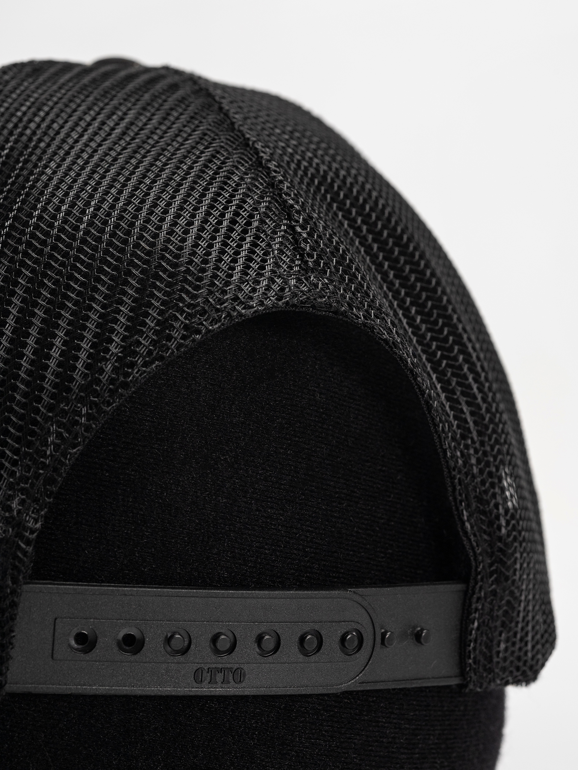 Șapcă Thrasher Metal Trucker (black/white/black)