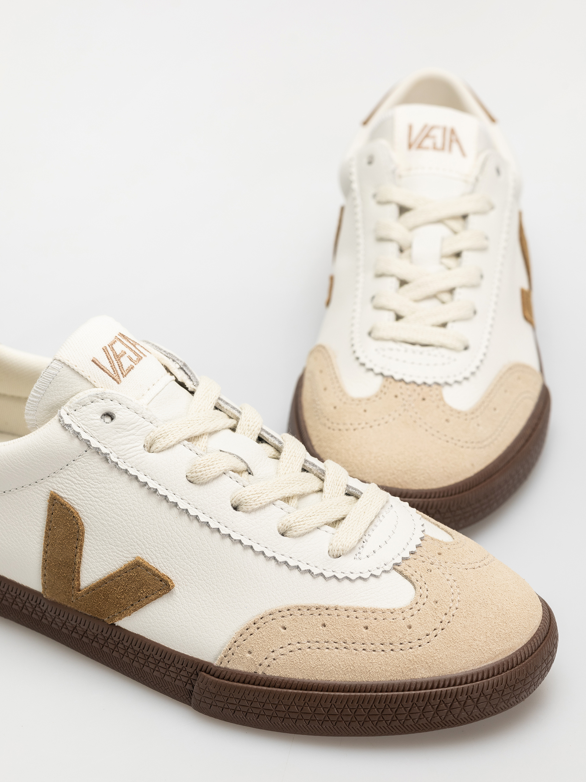 Pantofi Veja Volley Wmn (white tent bark)