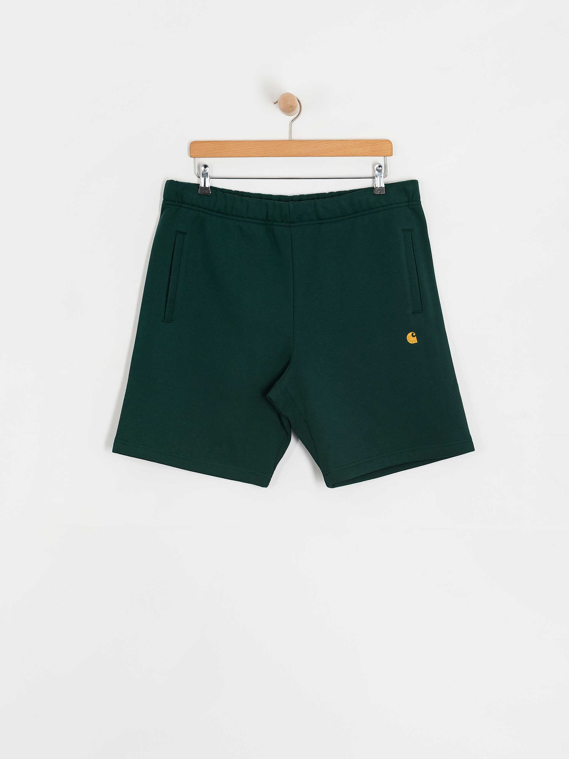 Pantaloni scurți Carhartt WIP Chase (dark fir/gold)