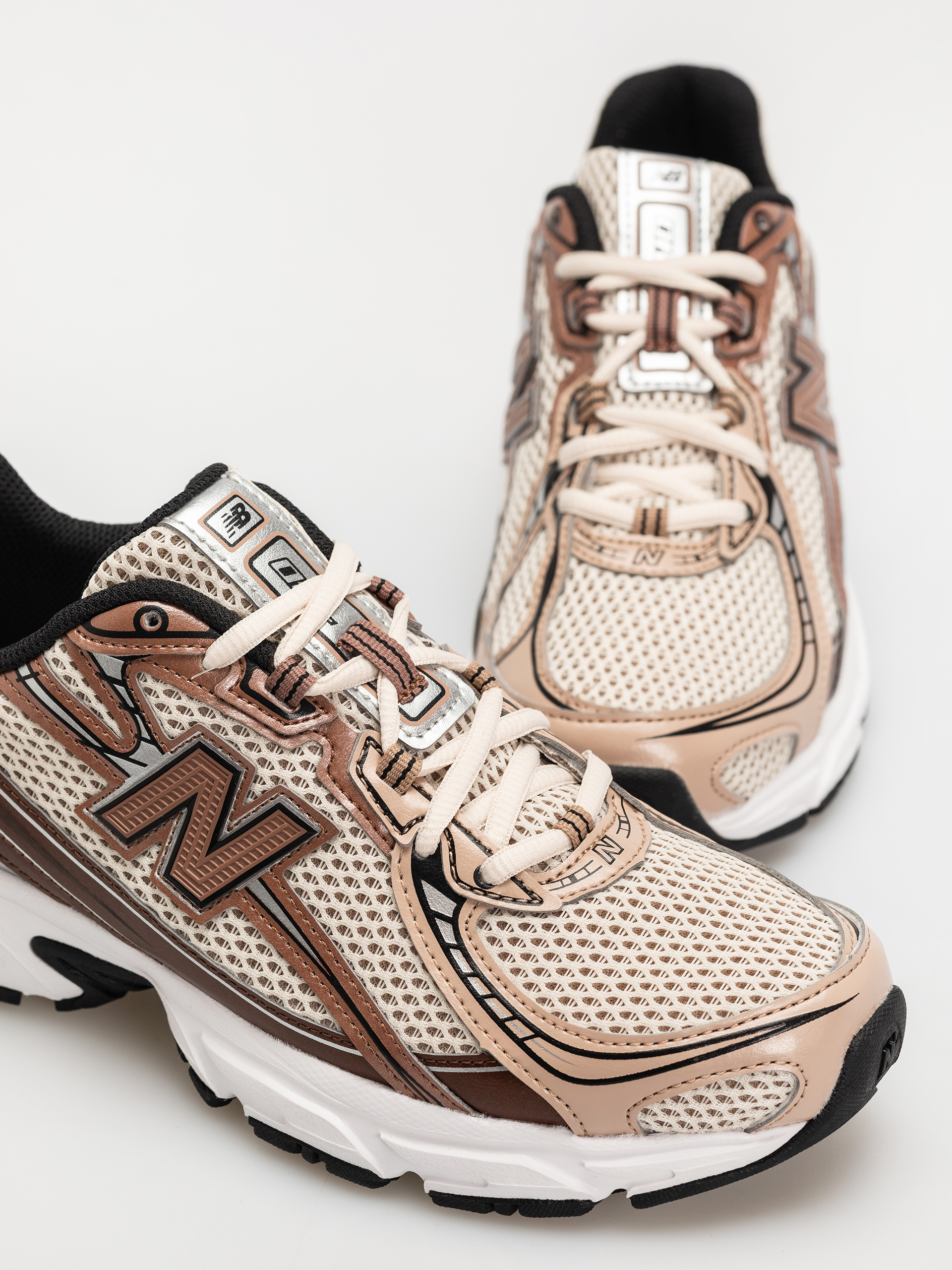 Pantofi New Balance 740 (beige)