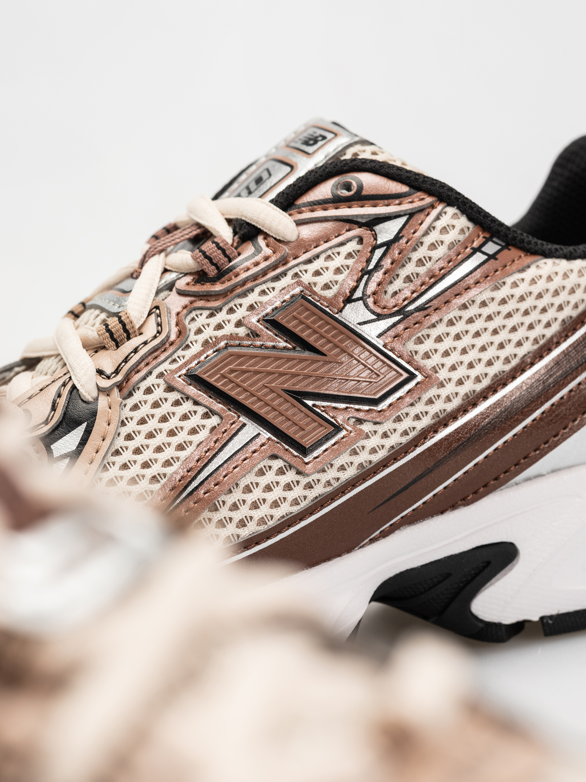 Pantofi New Balance 740 (beige)