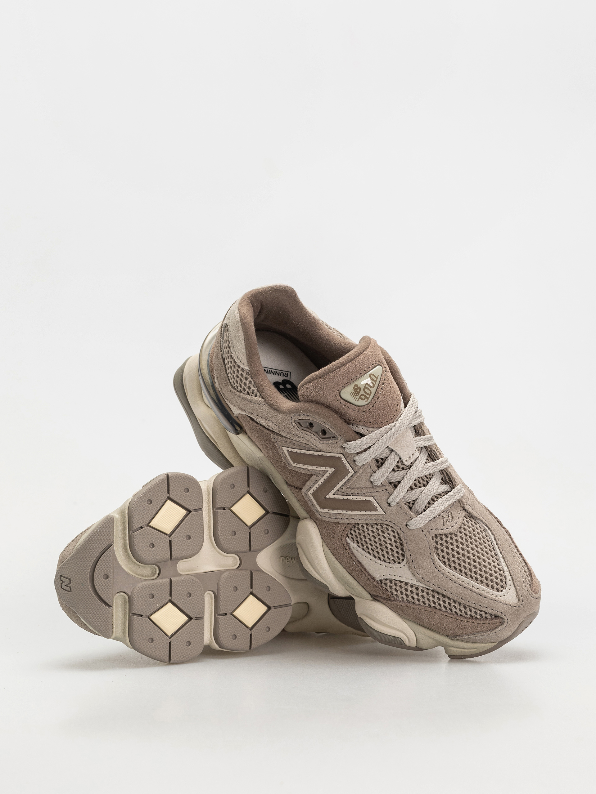 Pantofi New Balance 9060 - maro (mushroom)