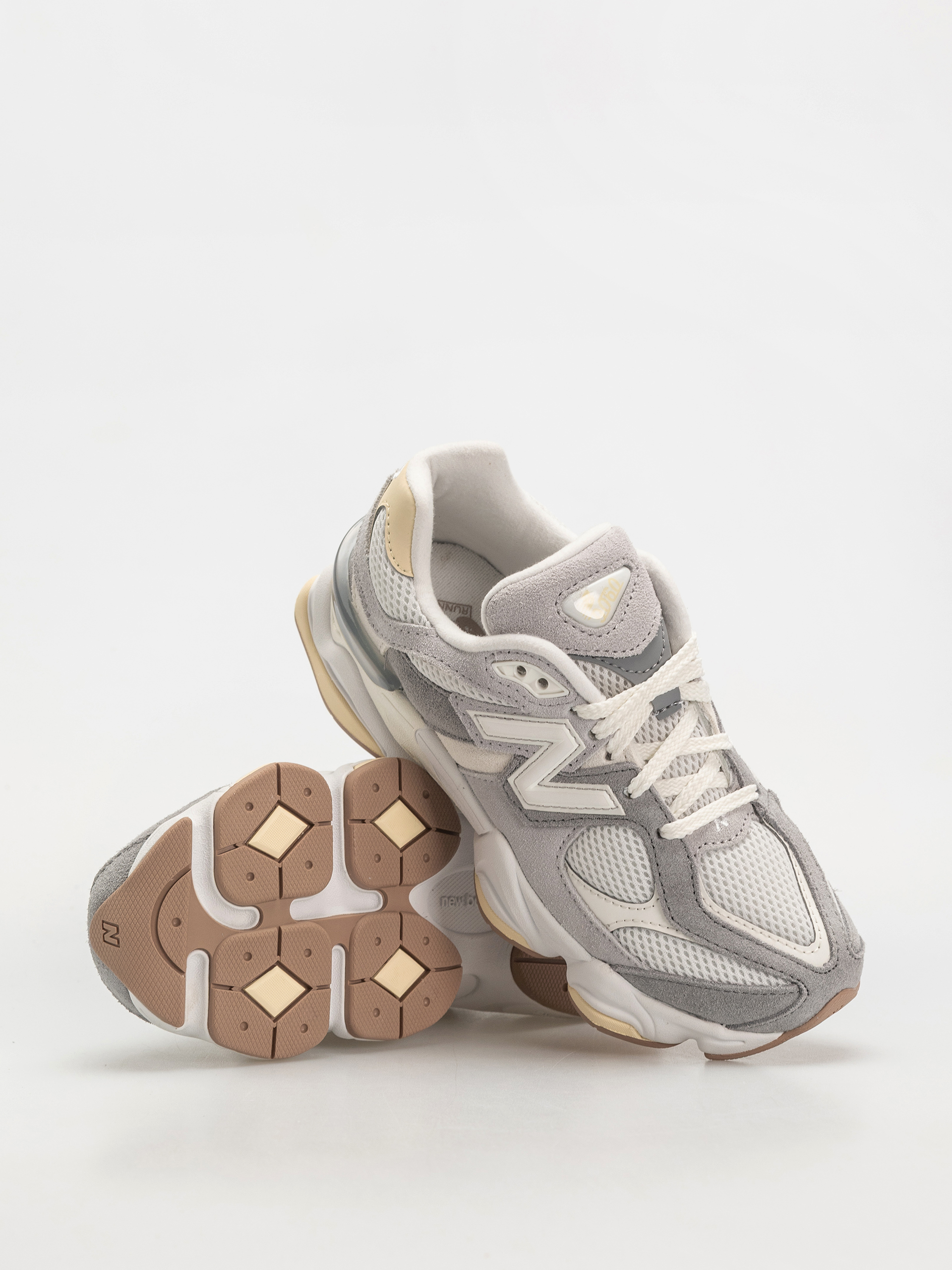 Pantofi New Balance 9060 JR (sea salt)