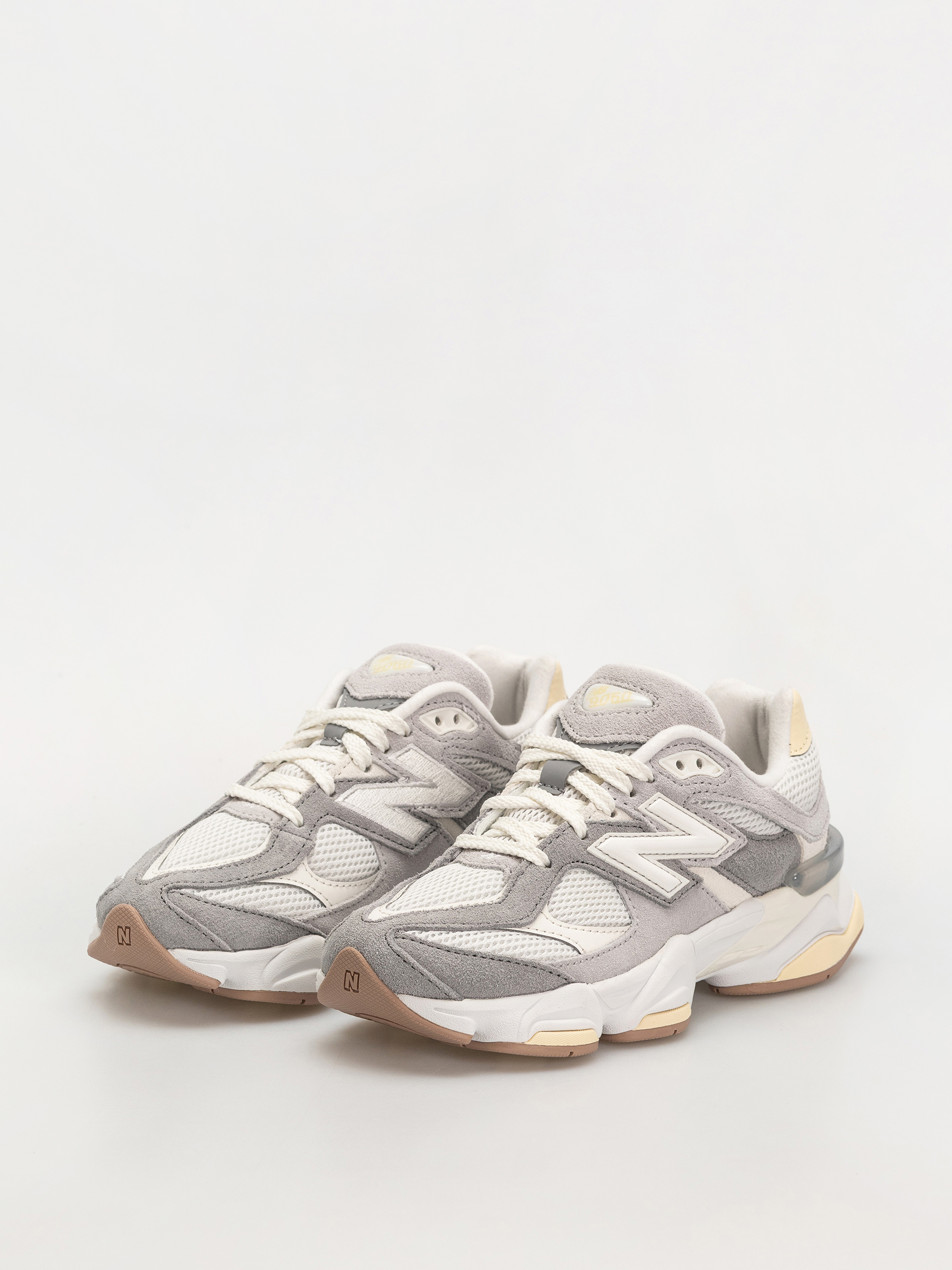 Pantofi New Balance 9060 JR (sea salt)