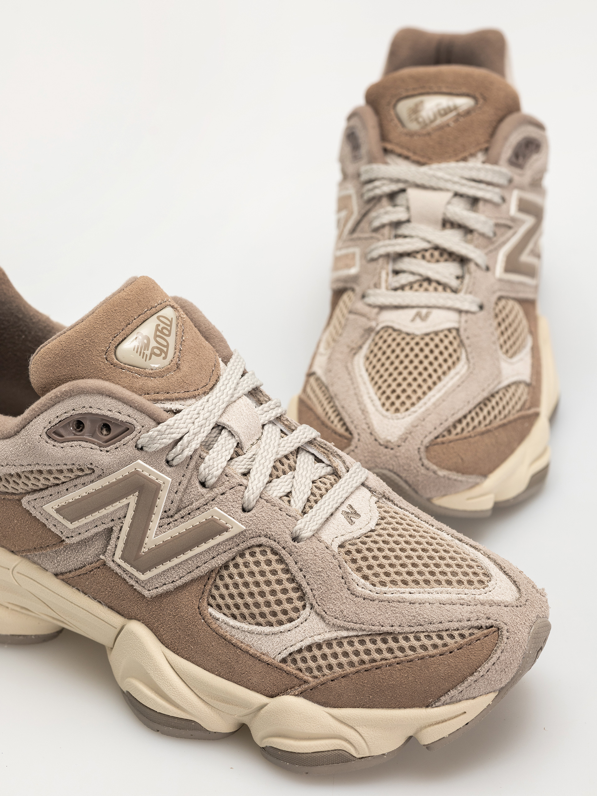 Pantofi New Balance 9060 JR (mushroom)